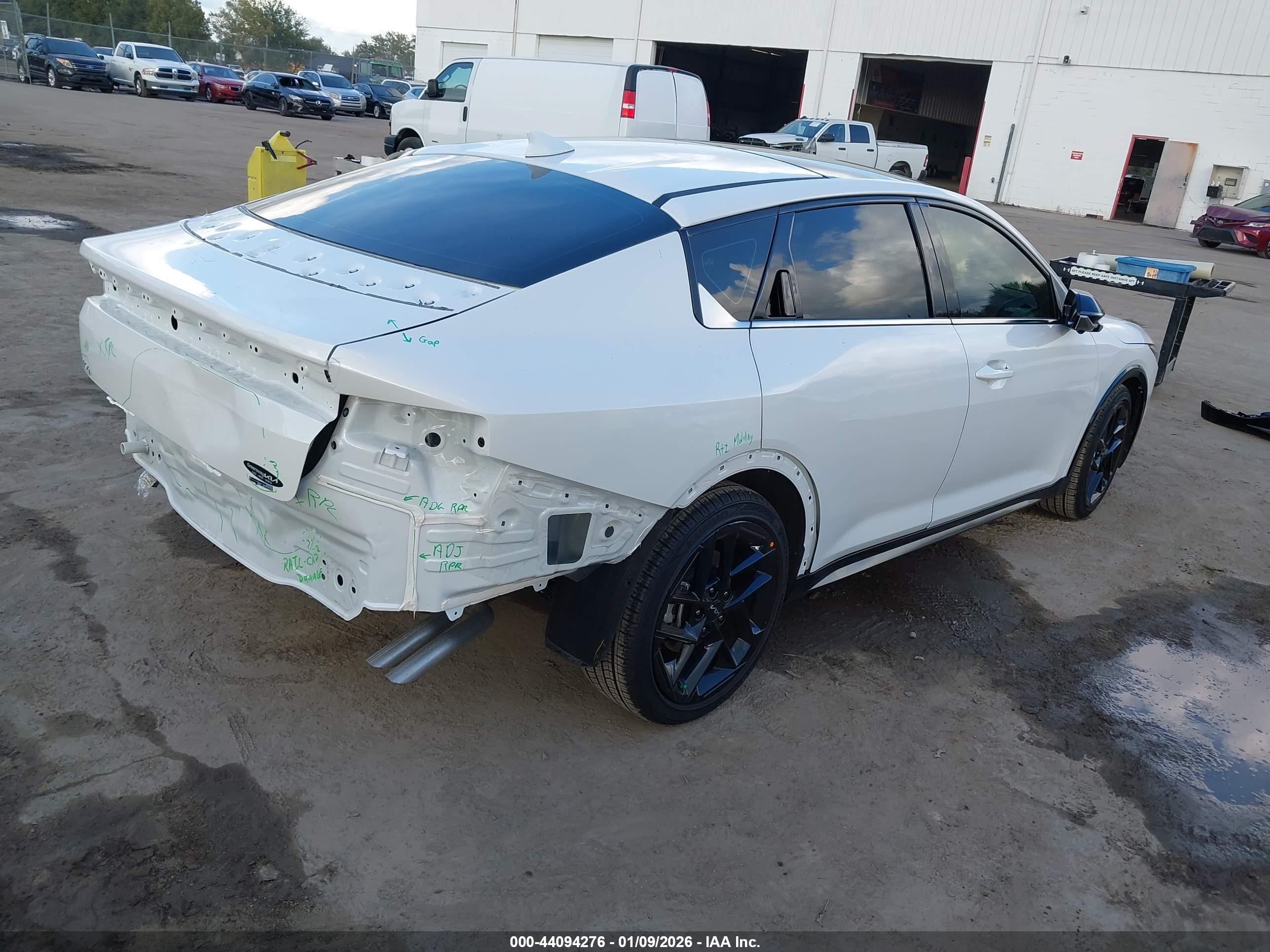 KIA K4 image 4