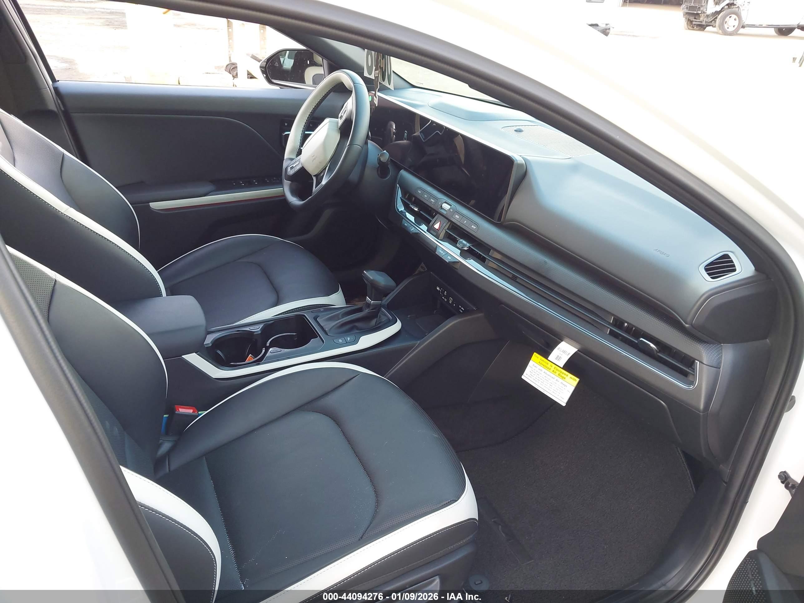 KIA K4 image 5