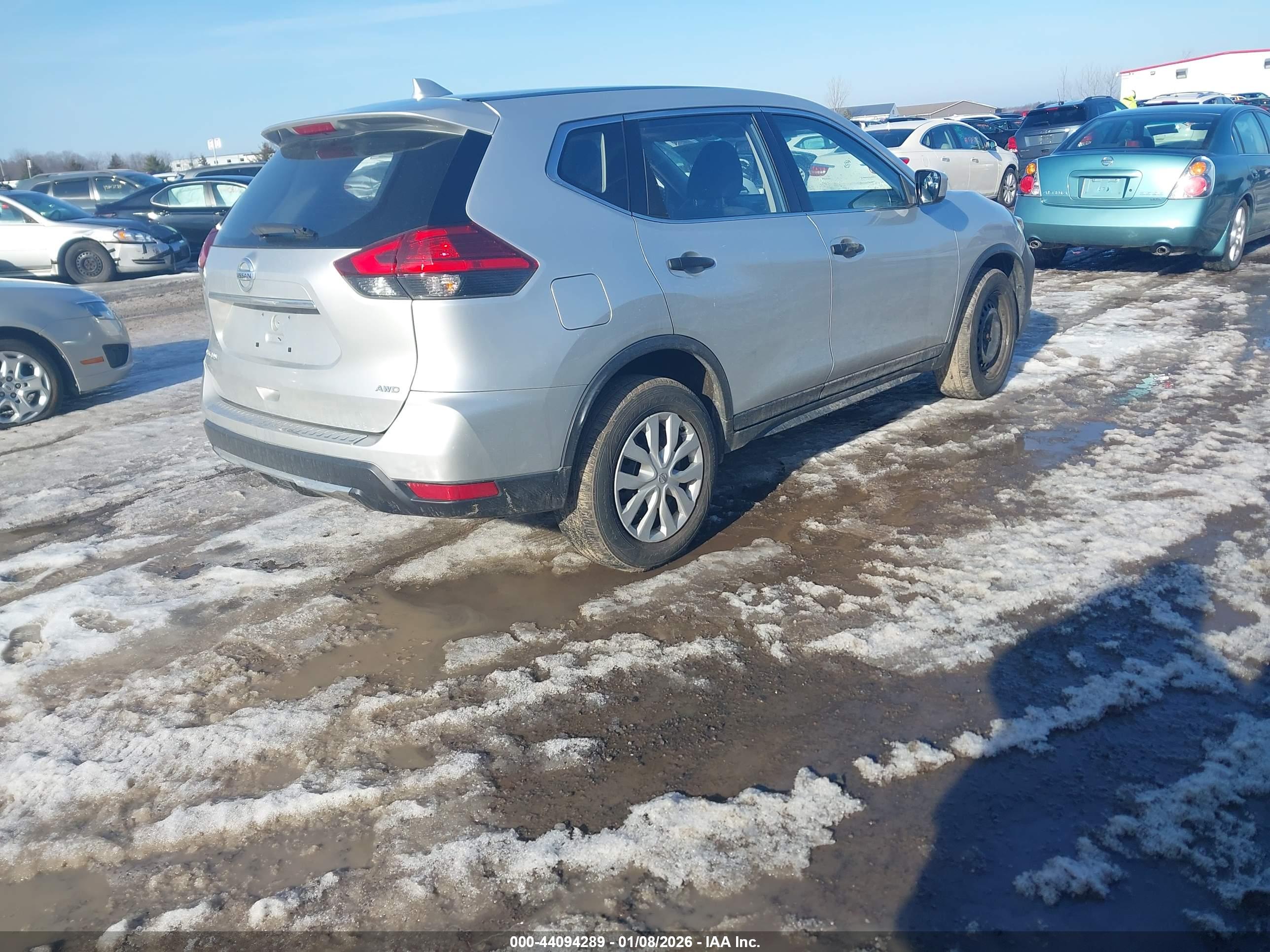 NISSAN ROGUE image 4
