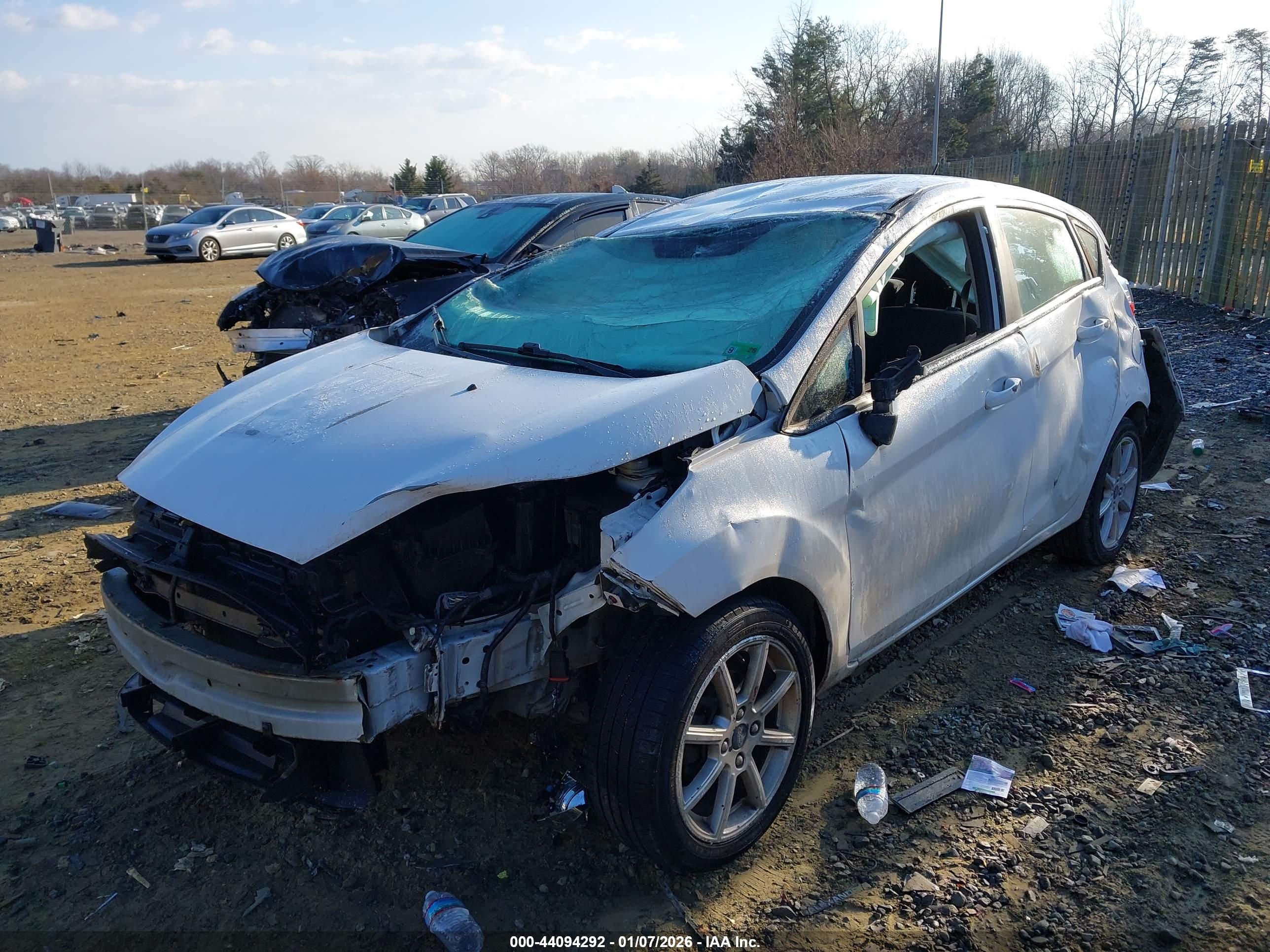 FORD FIESTA image 2