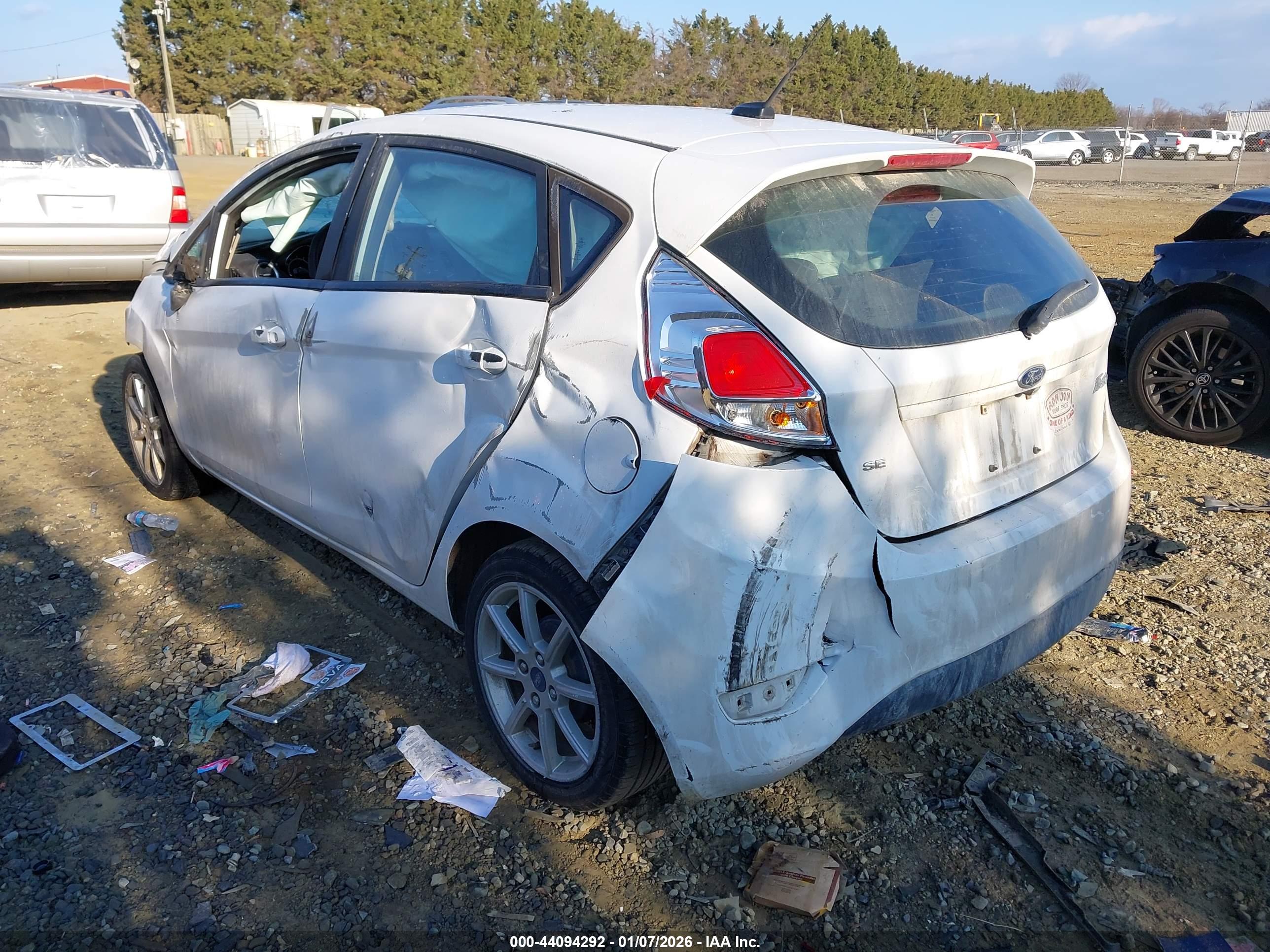 FORD FIESTA image 3
