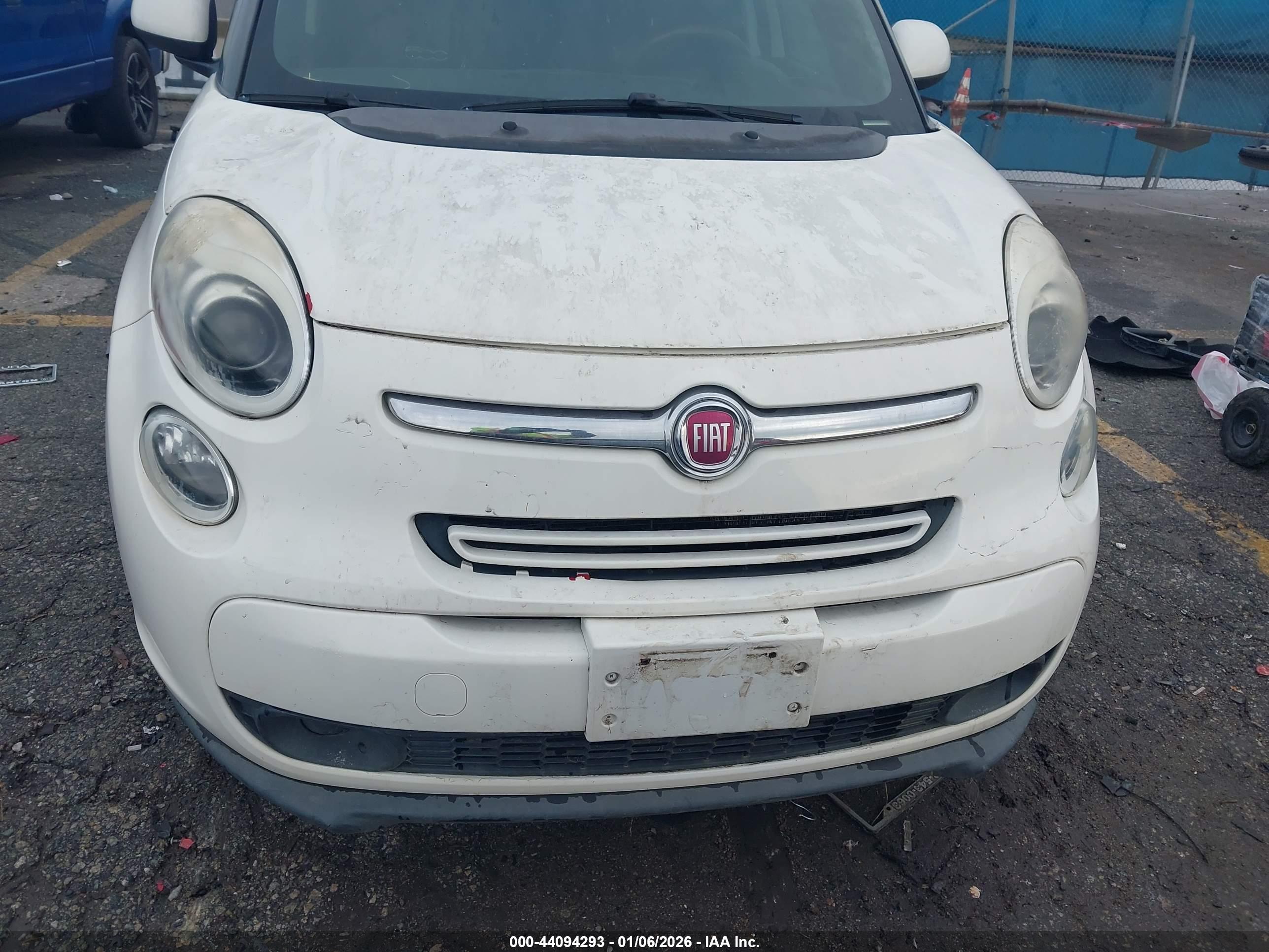 FIAT 500L image 6