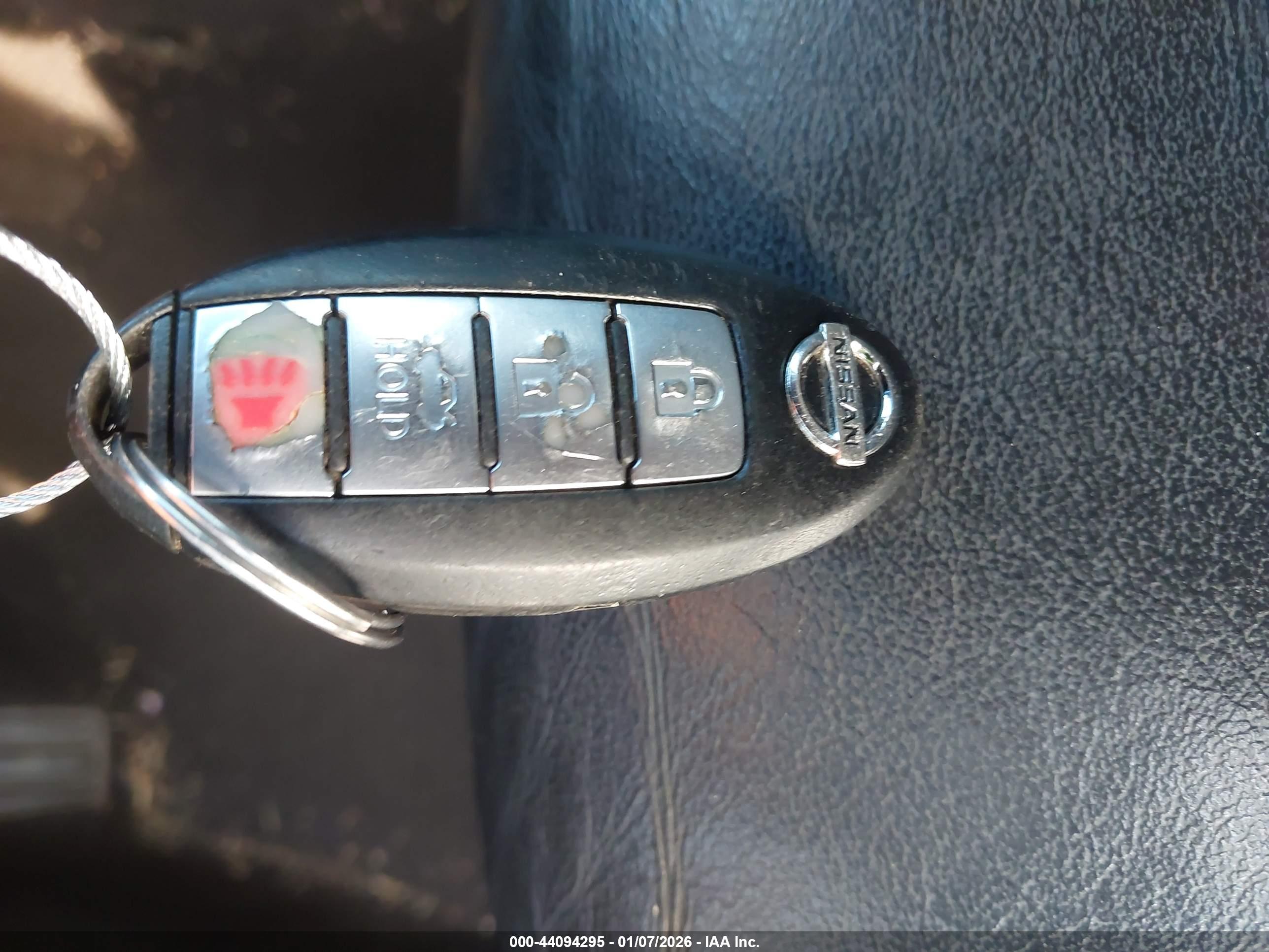 NISSAN MAXIMA image 11