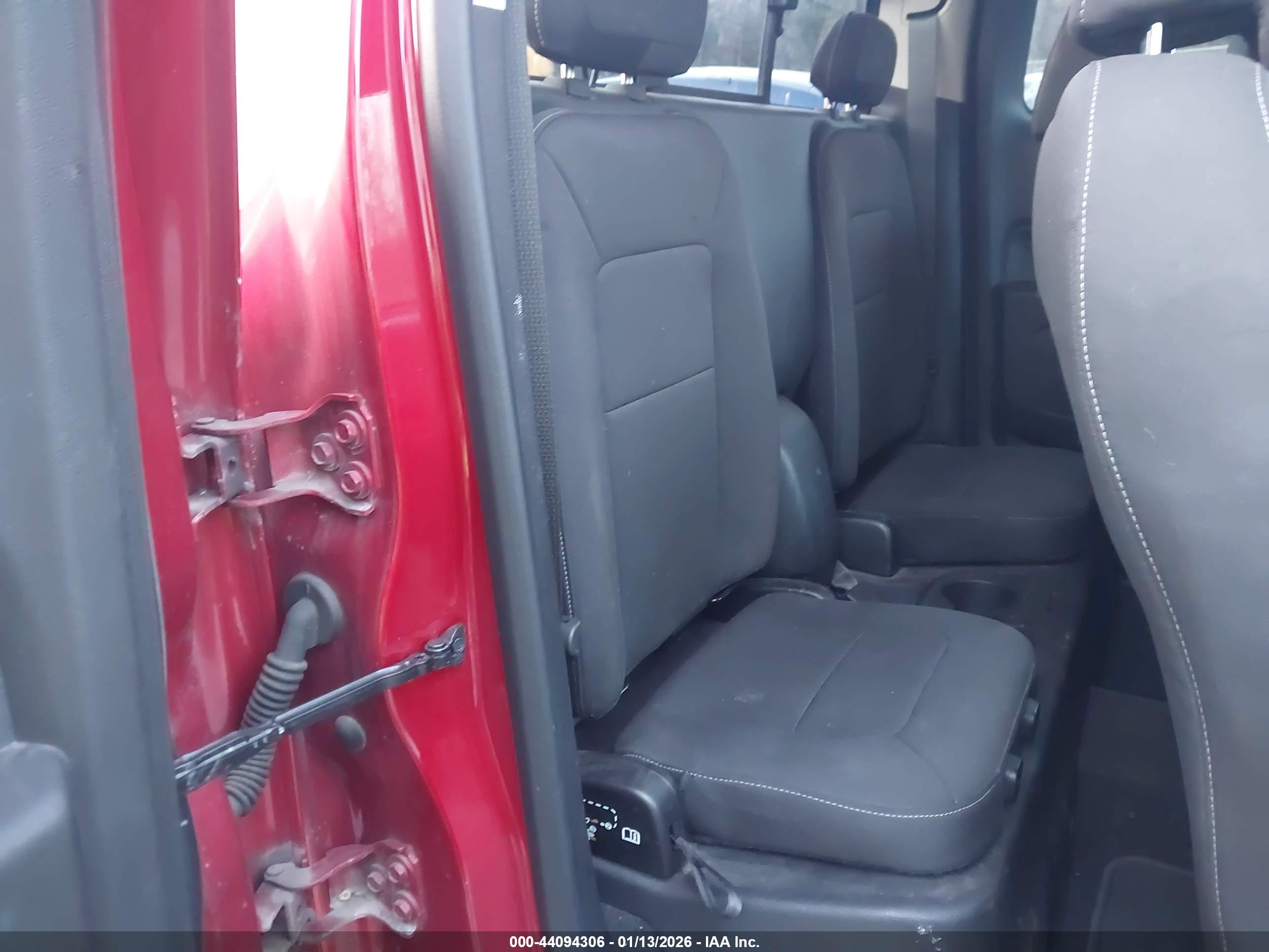 CHEVROLET COLORADO image 8