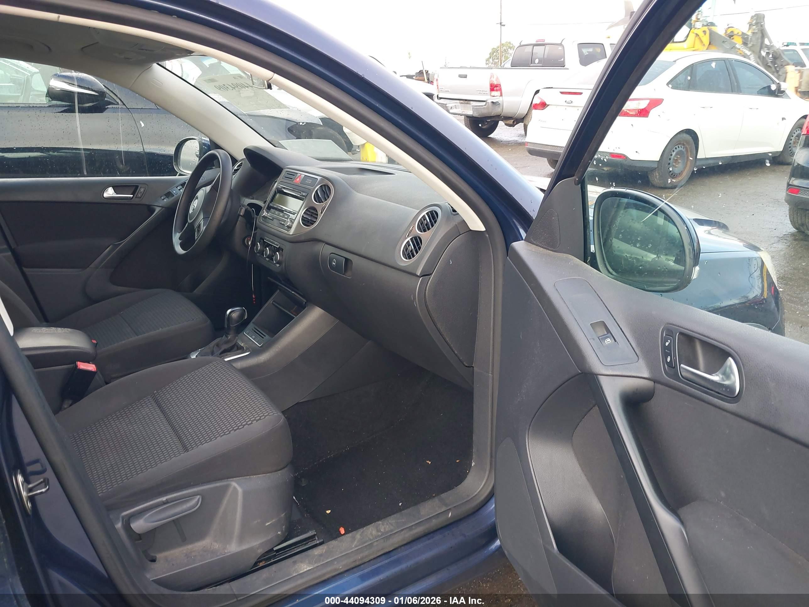 VOLKSWAGEN TIGUAN image 5