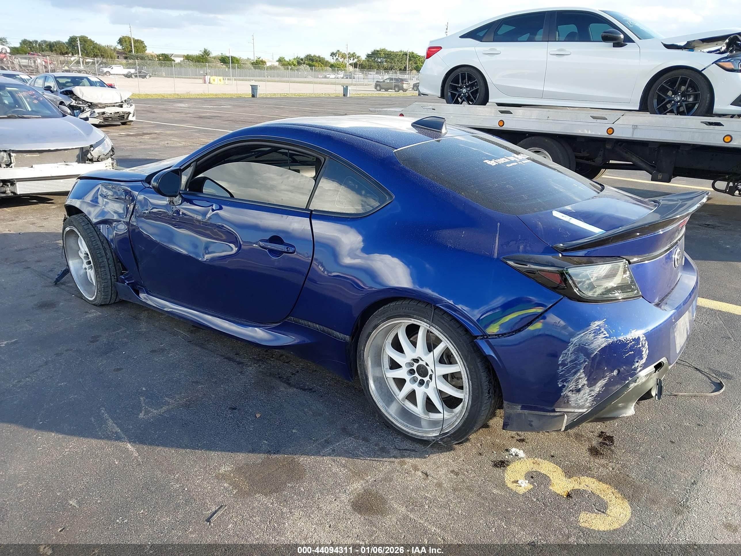 TOYOTA GR86 image 3