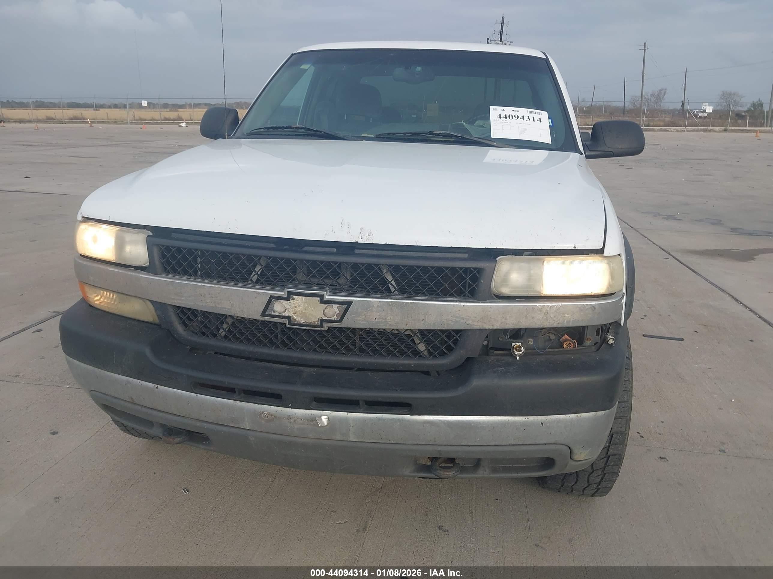 CHEVROLET SILVERADO image 6