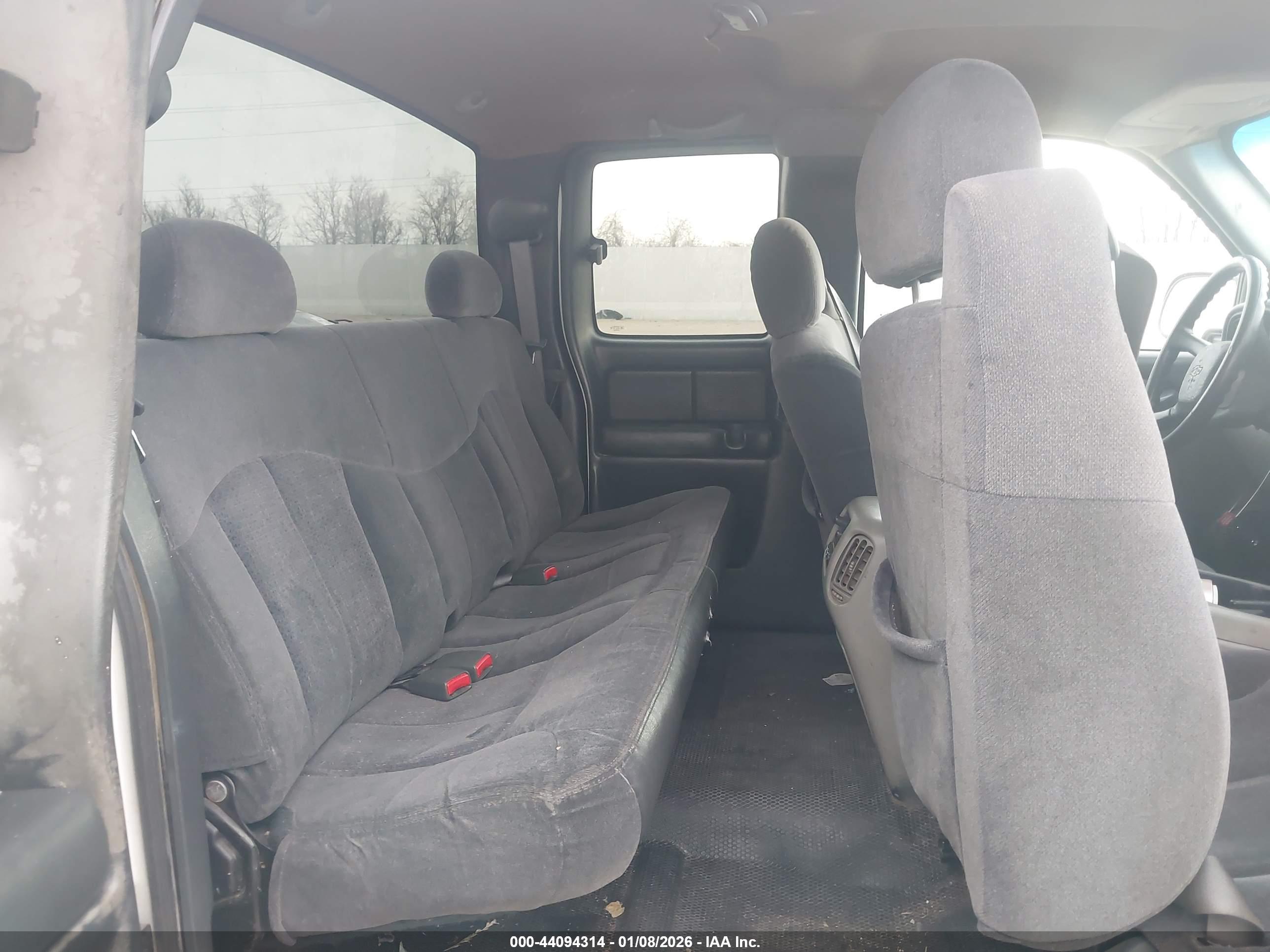 CHEVROLET SILVERADO image 8