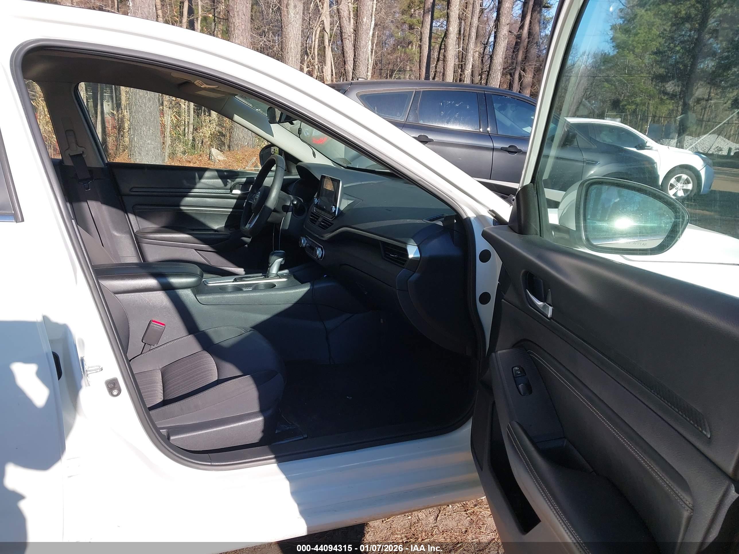 NISSAN ALTIMA image 5