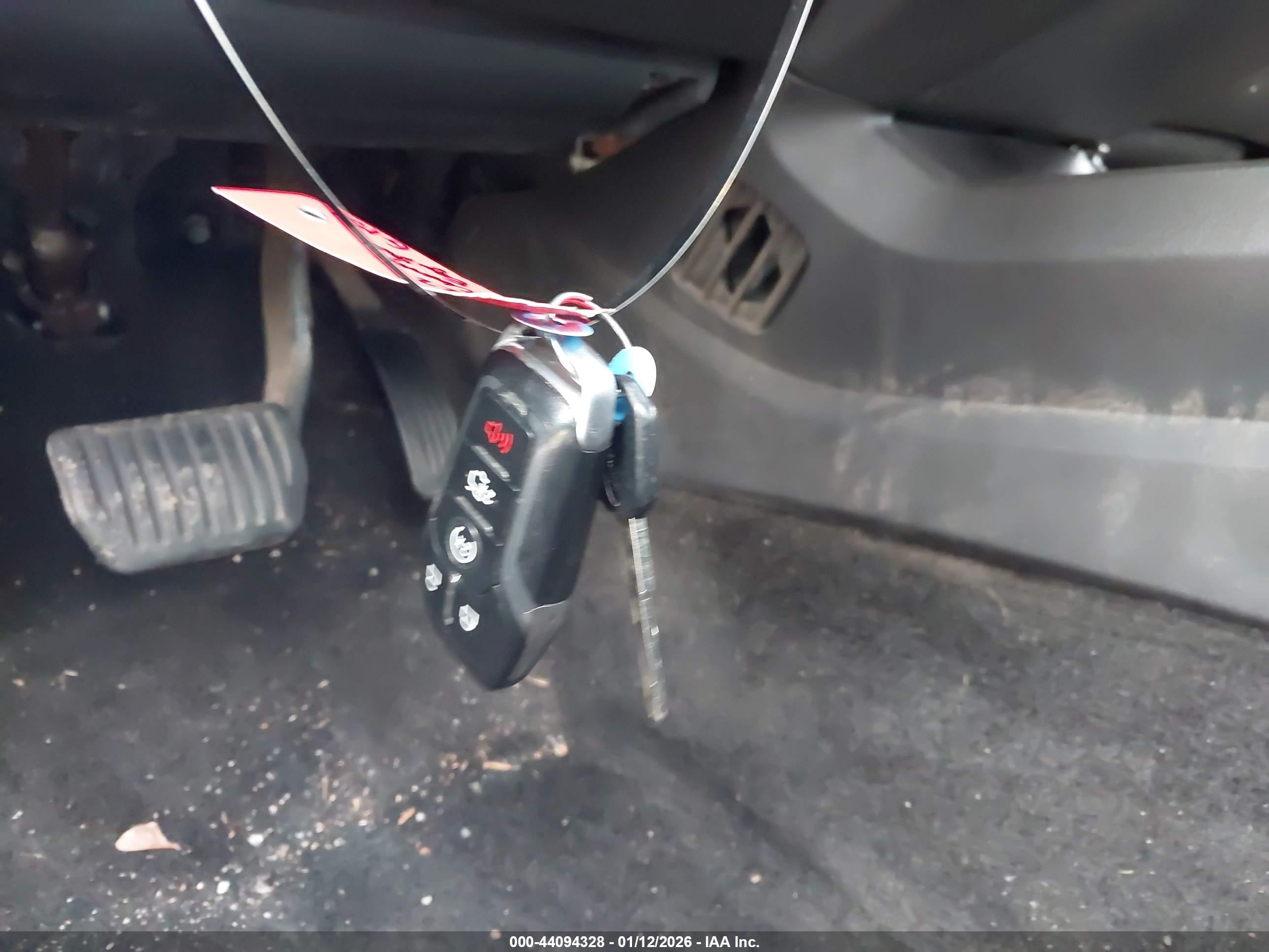 FORD FUSION image 11