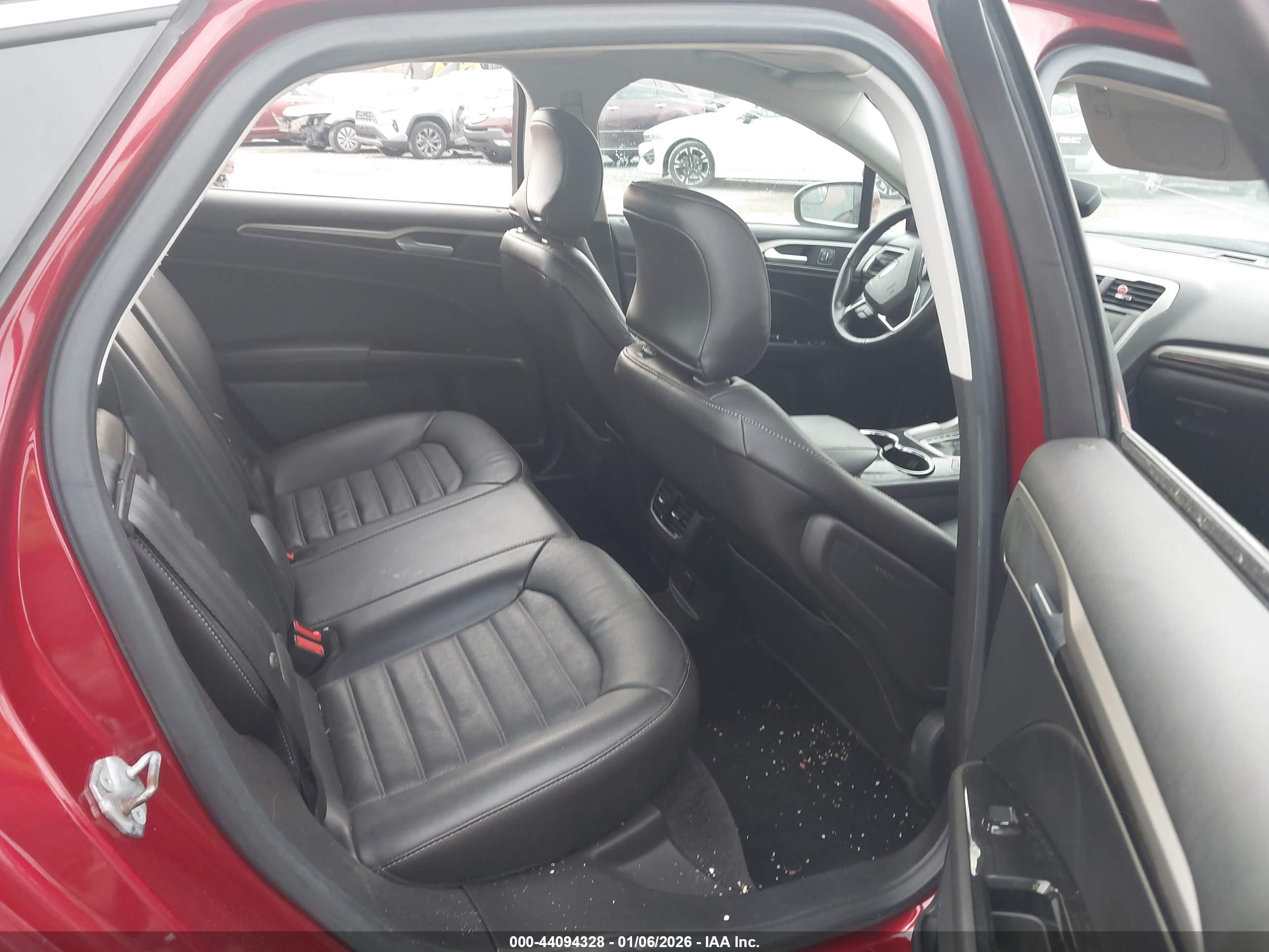 FORD FUSION image 8