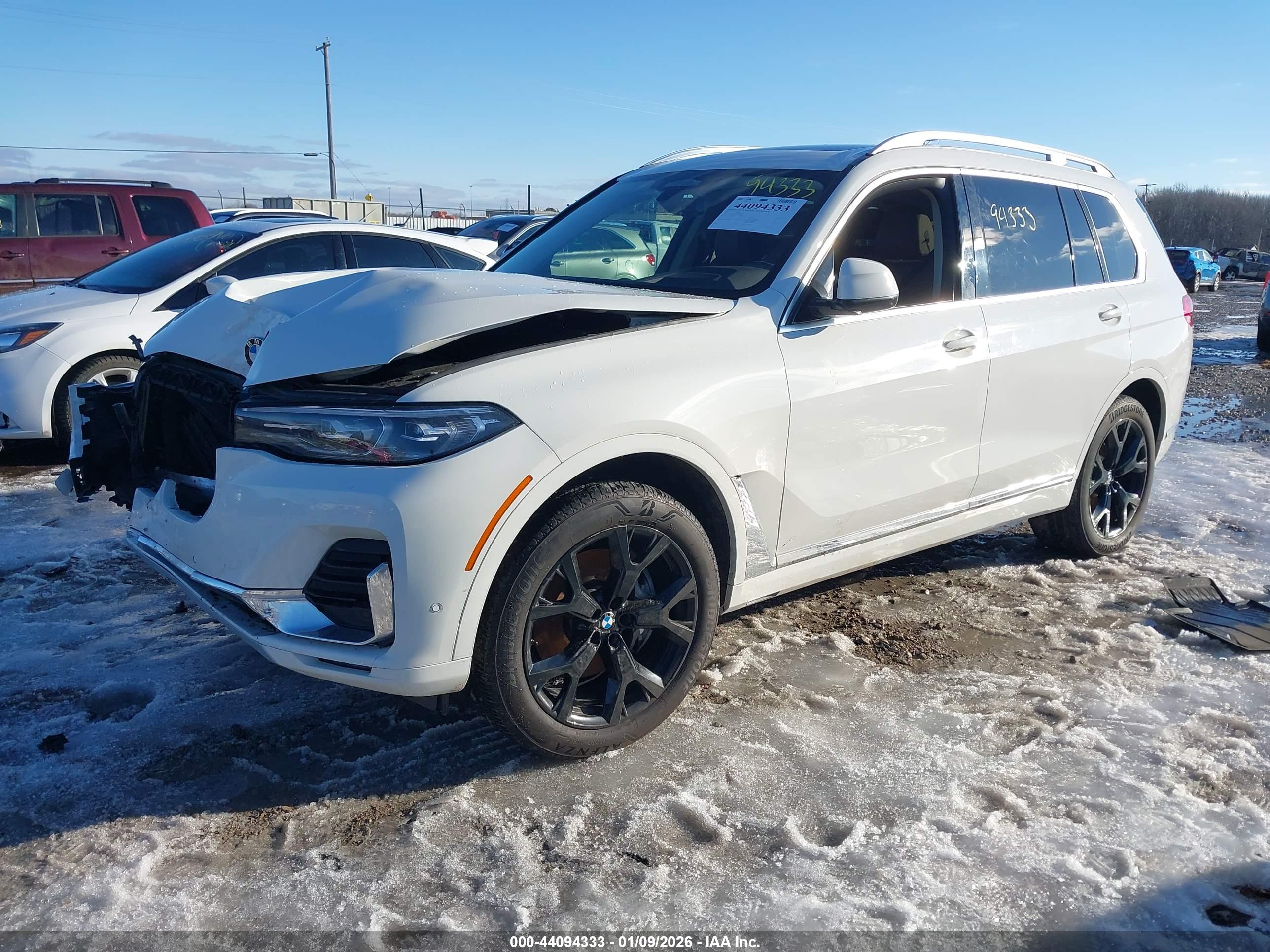 BMW X7 image 2