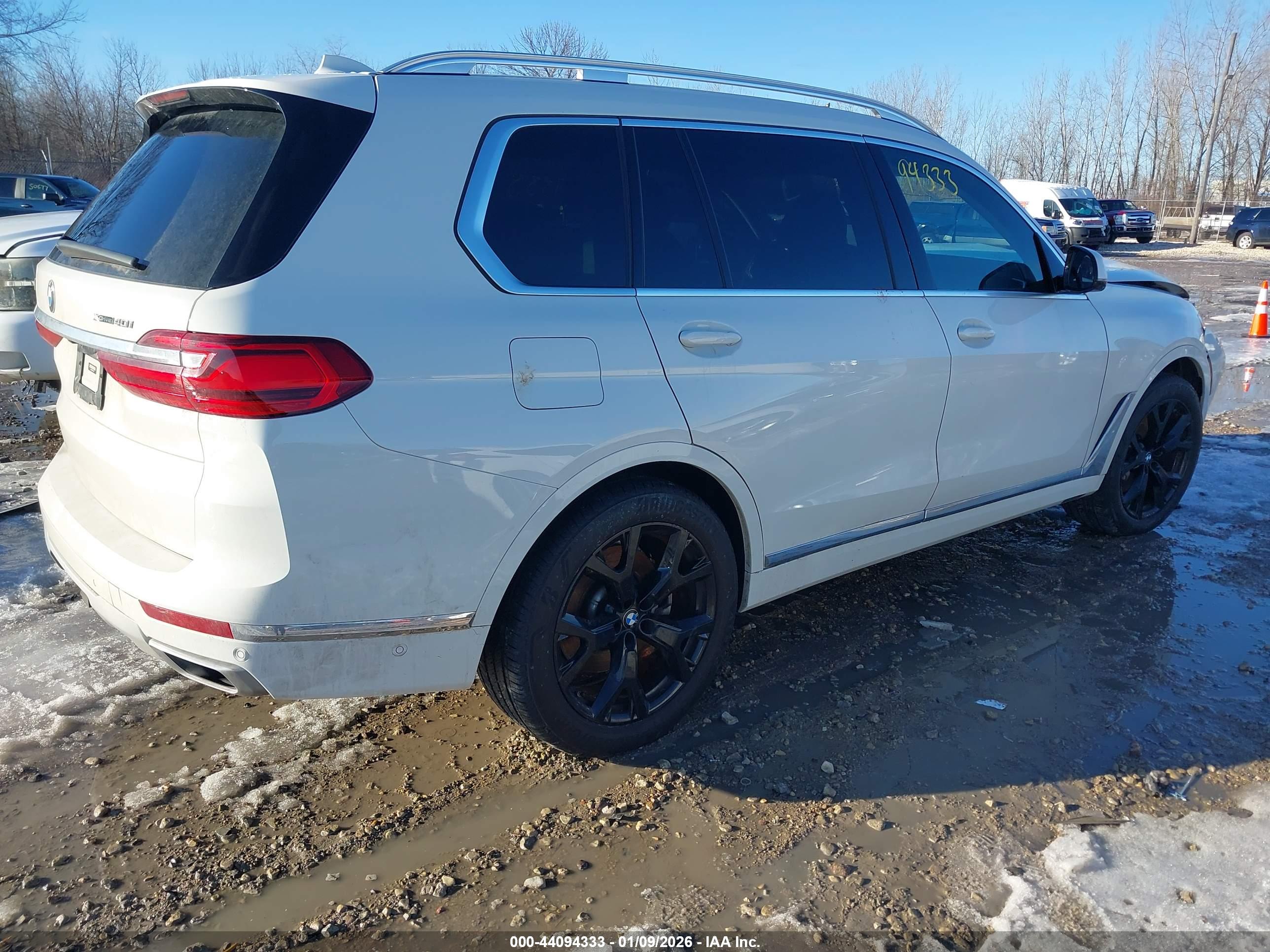 BMW X7 image 4