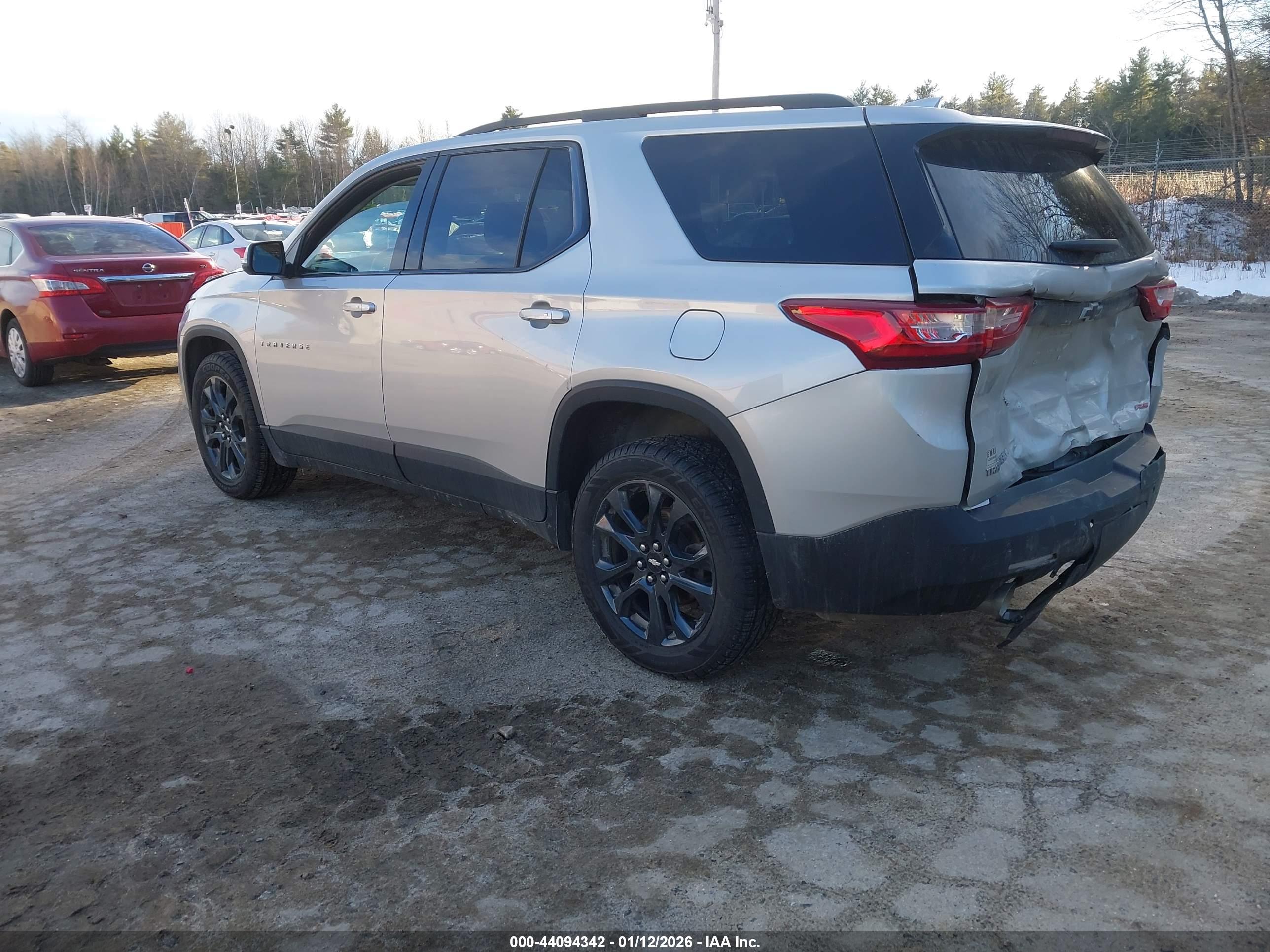 CHEVROLET TRAVERSE image 3