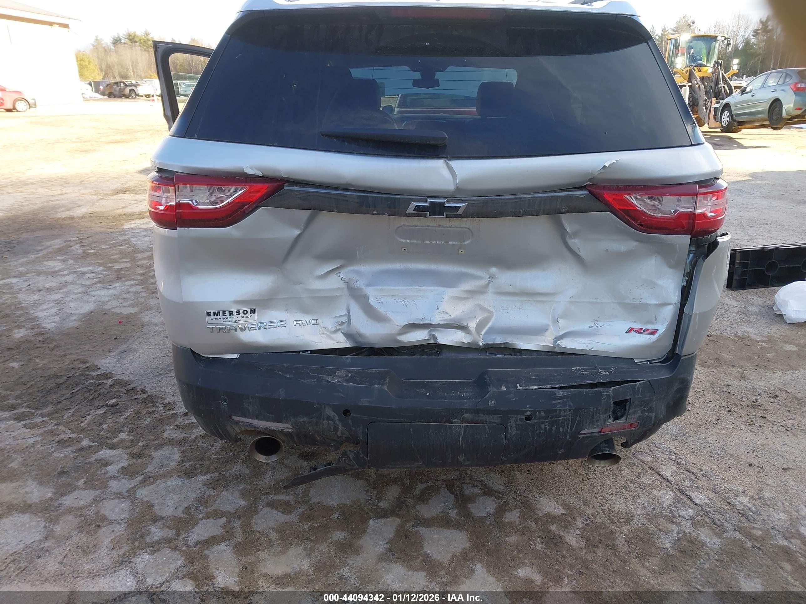 CHEVROLET TRAVERSE image 6