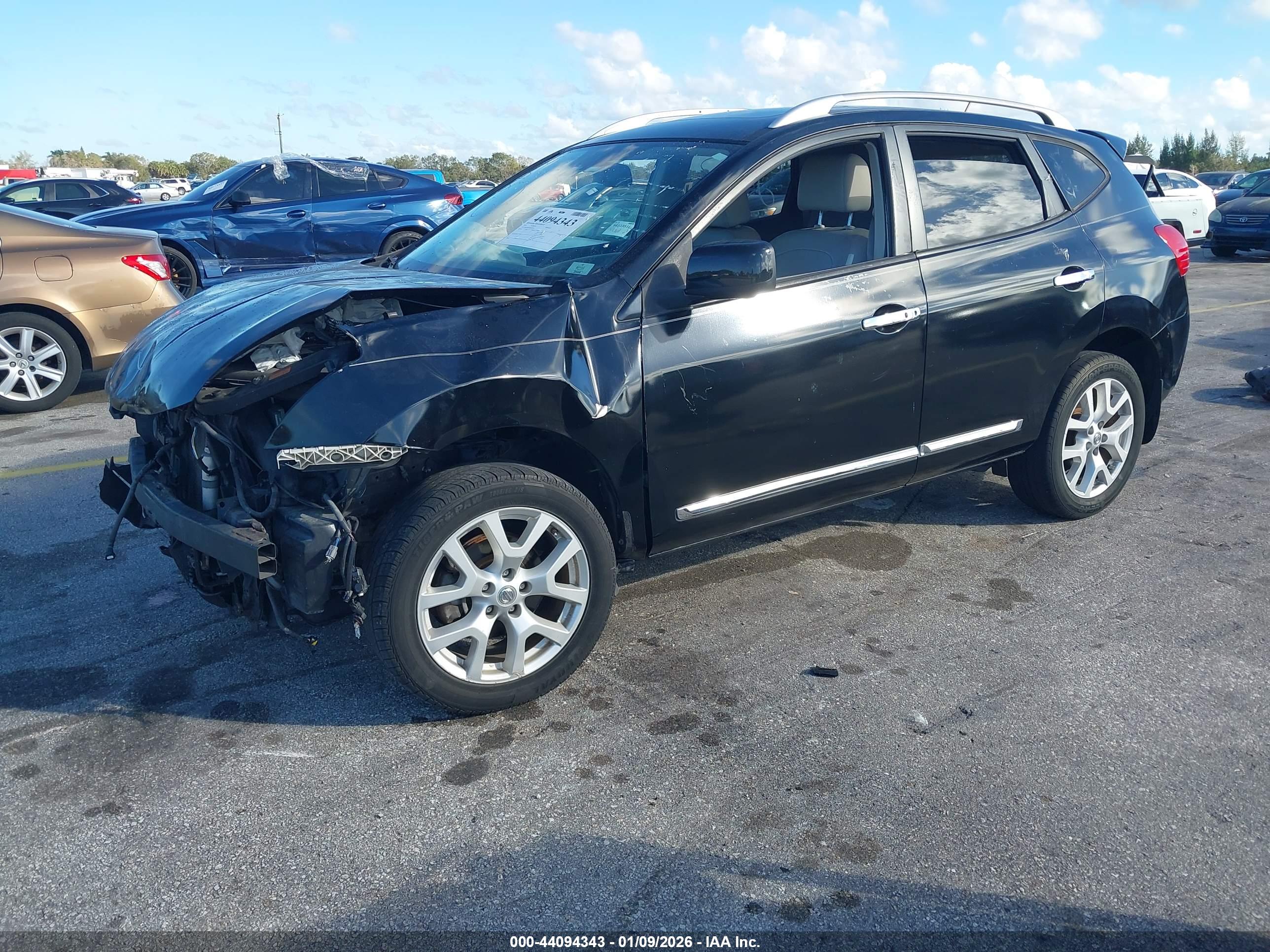 NISSAN ROGUE image 2