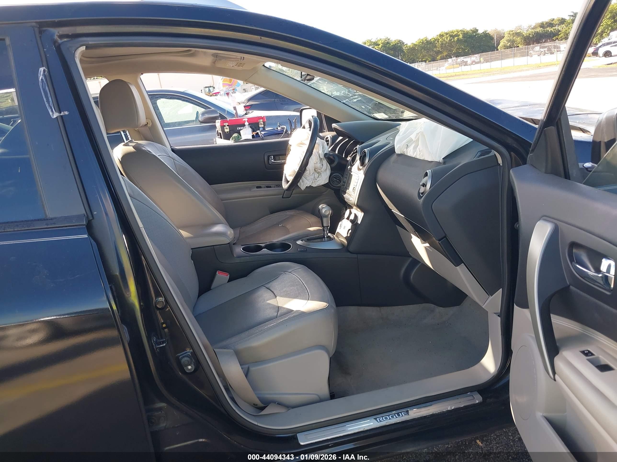 NISSAN ROGUE image 5