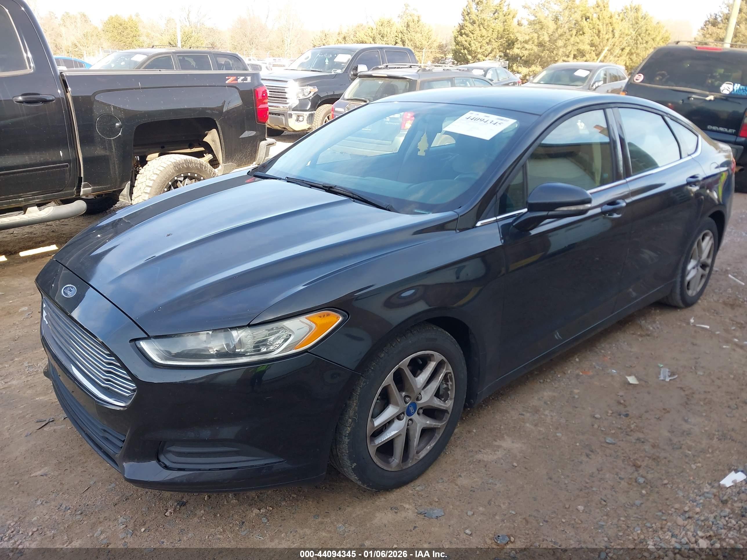 FORD FUSION image 2