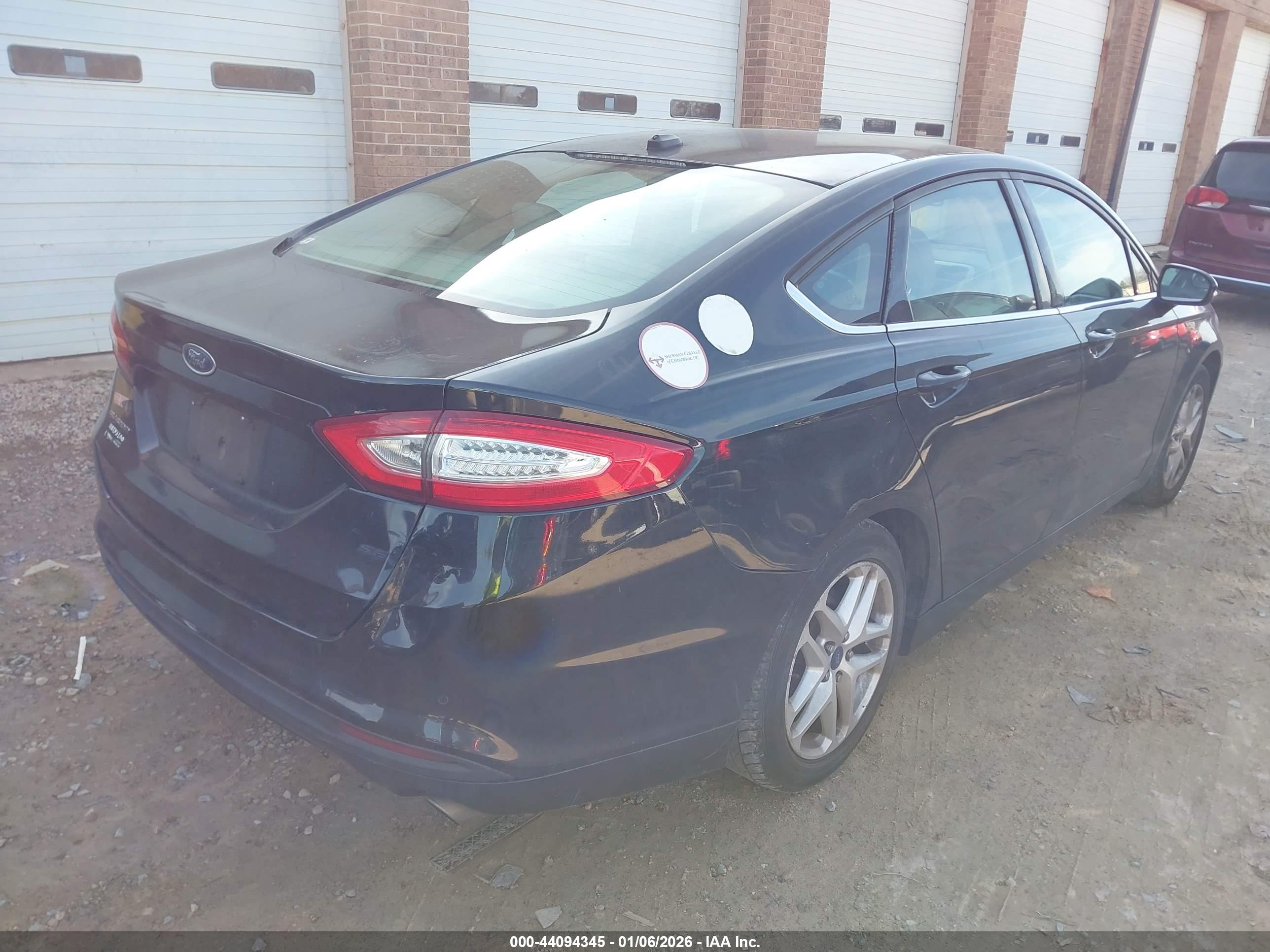 FORD FUSION image 4