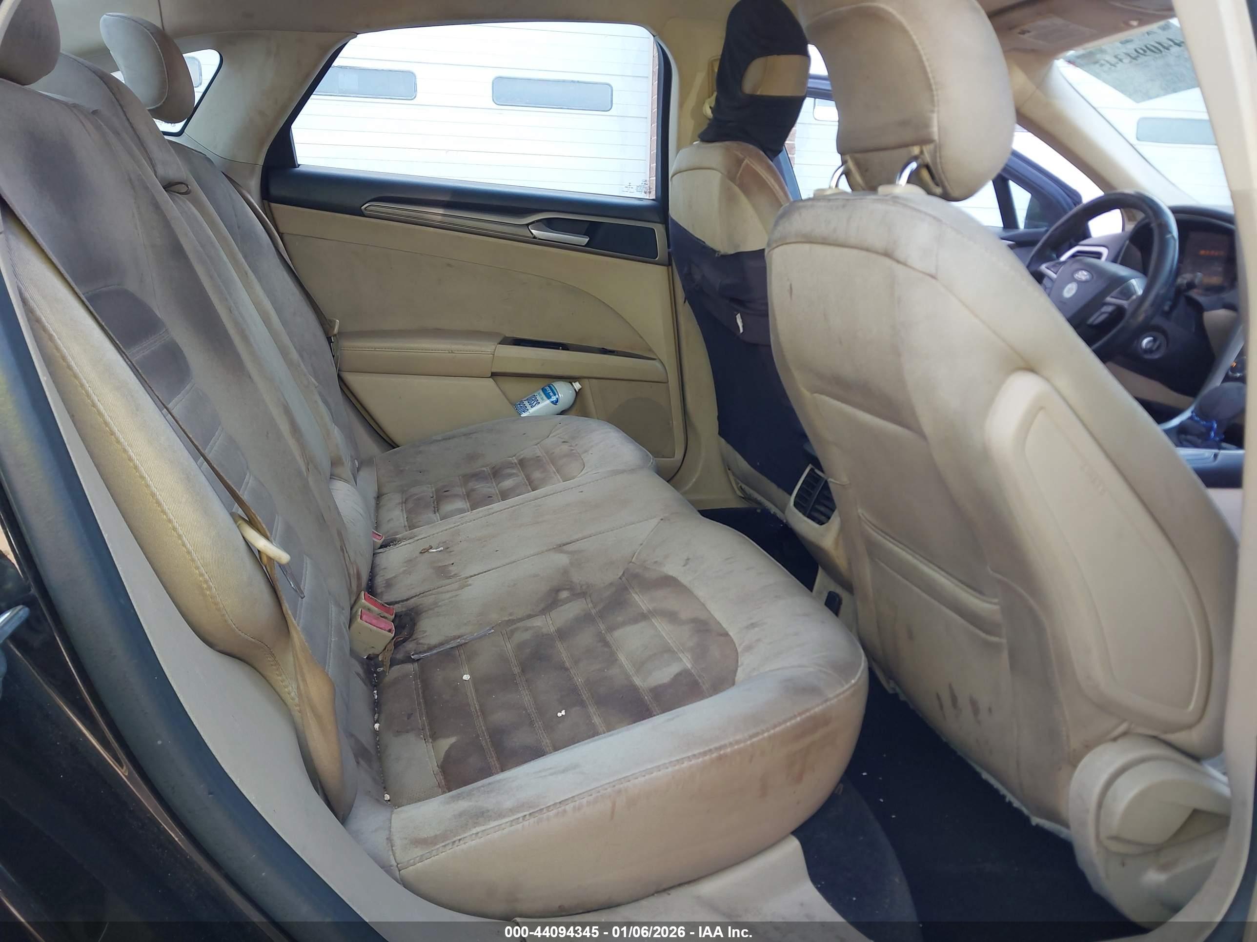 FORD FUSION image 8