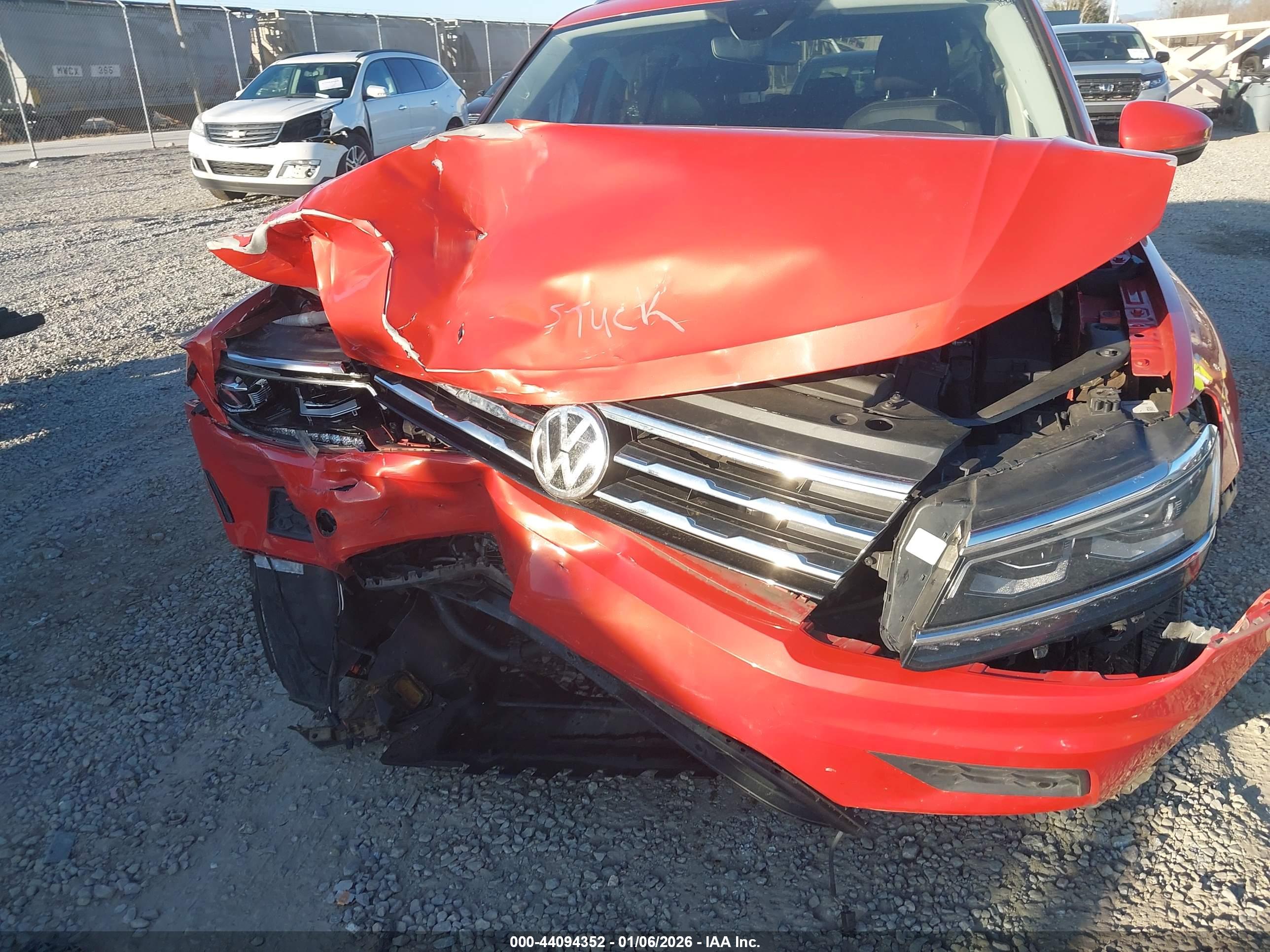 VOLKSWAGEN TIGUAN image 6