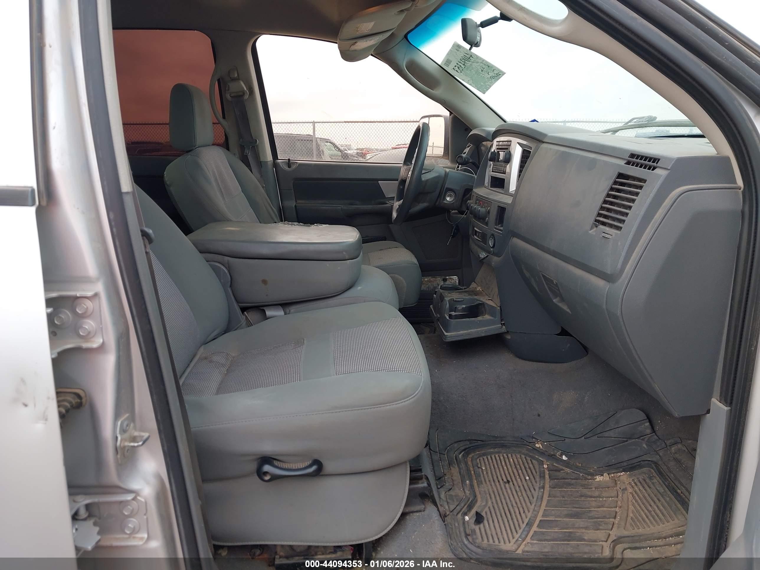 DODGE RAM image 5