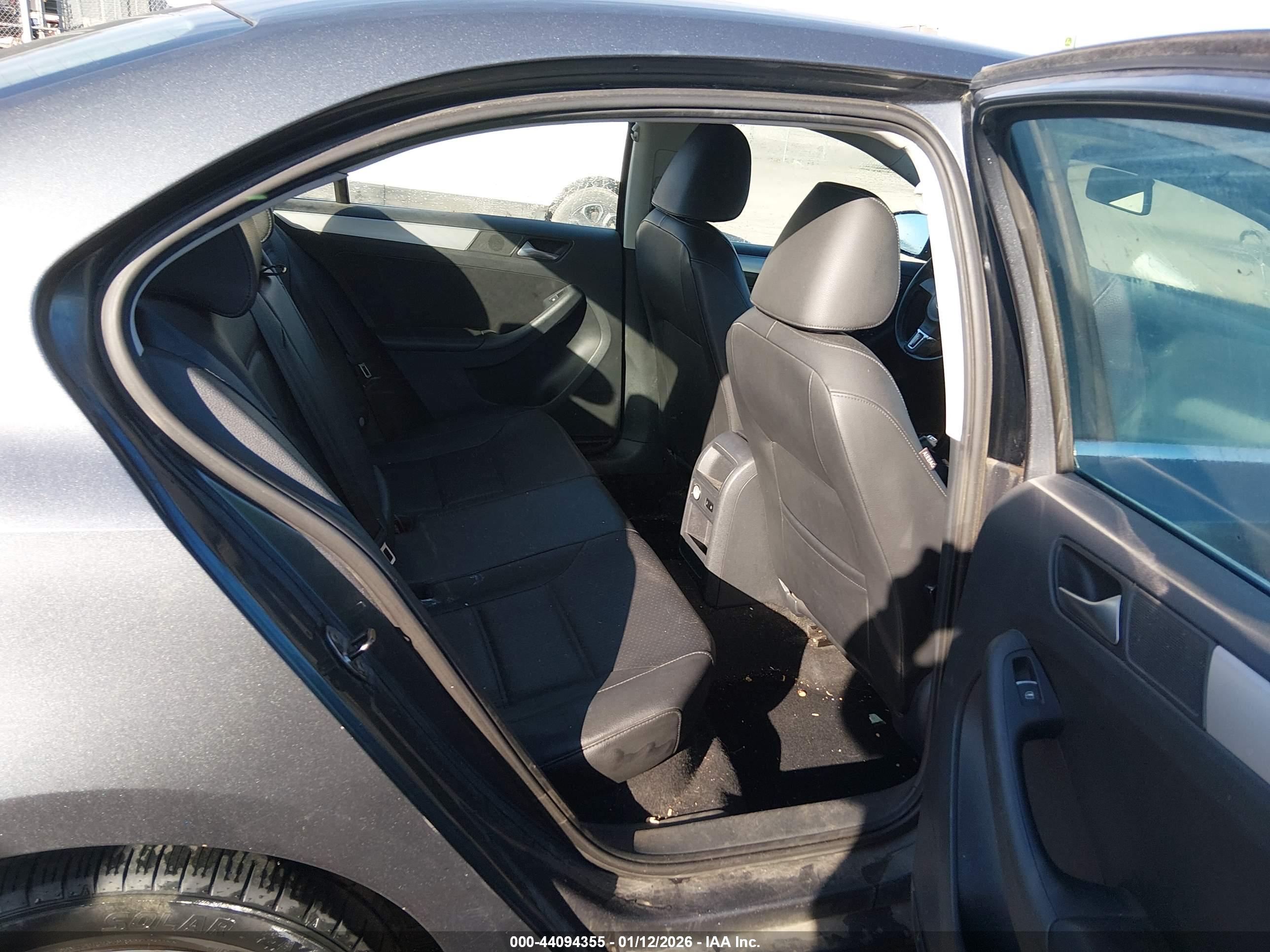 VOLKSWAGEN JETTA image 8