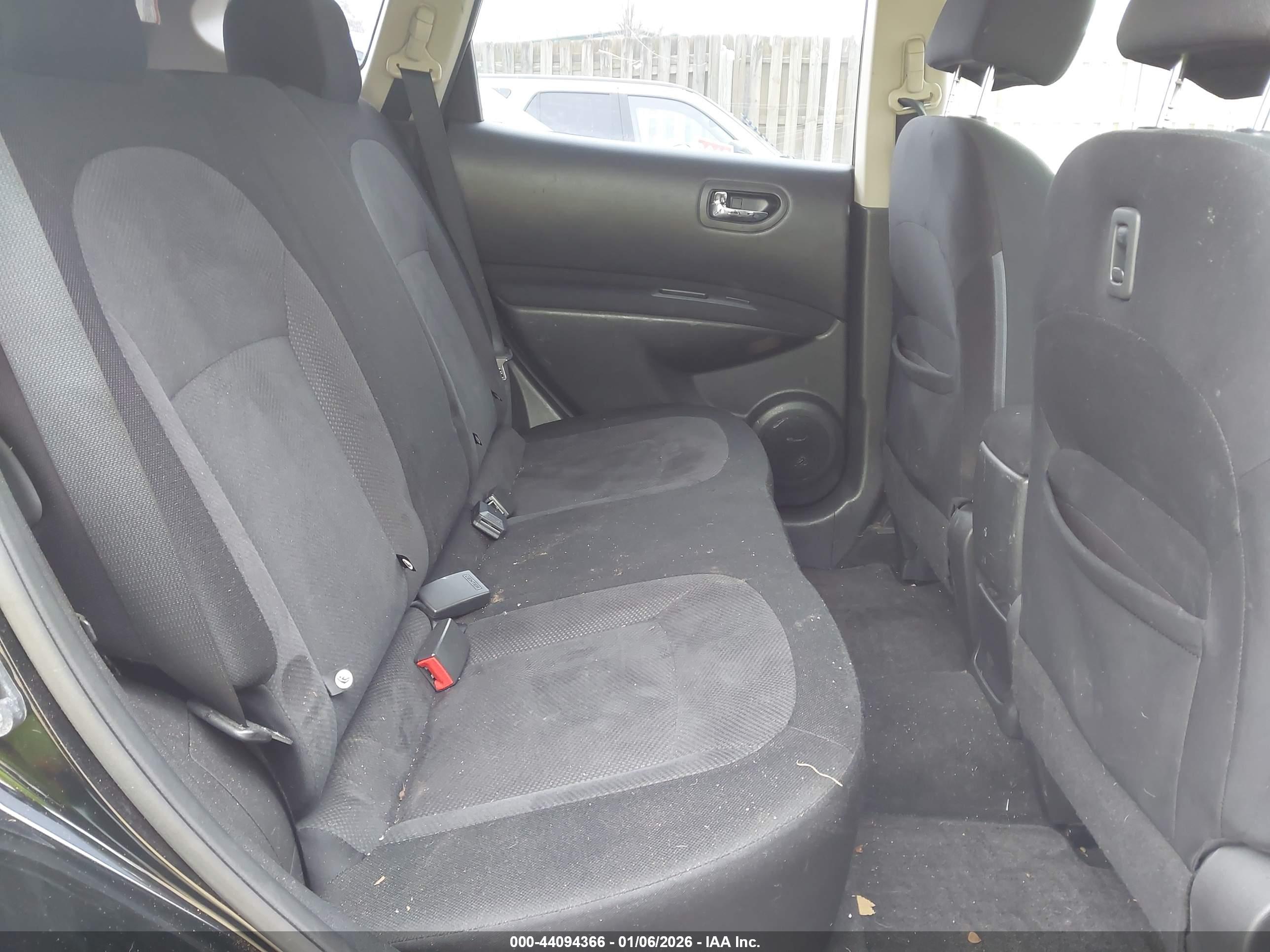 NISSAN ROGUE image 8