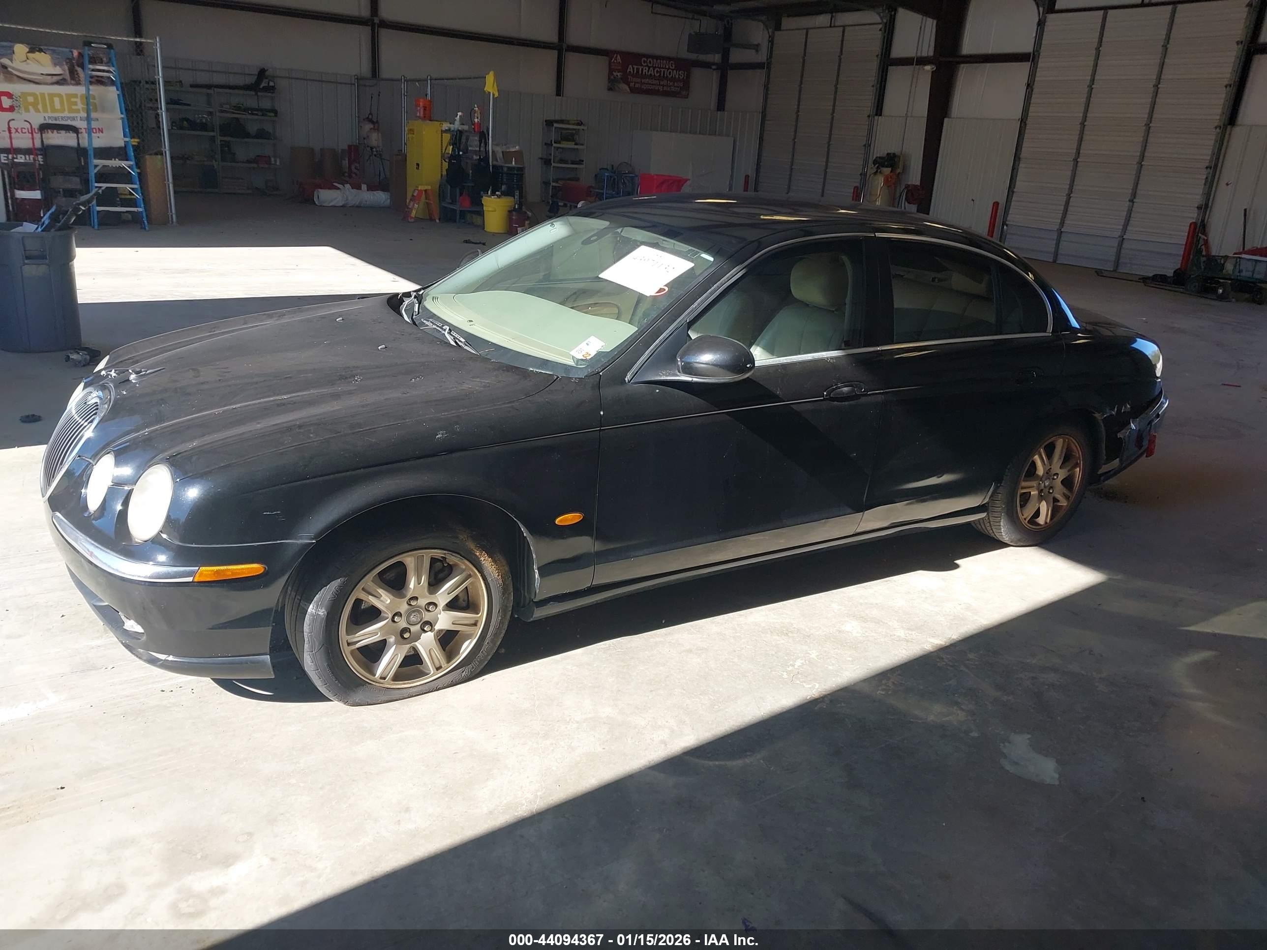 JAGUAR S-TYPE image 2