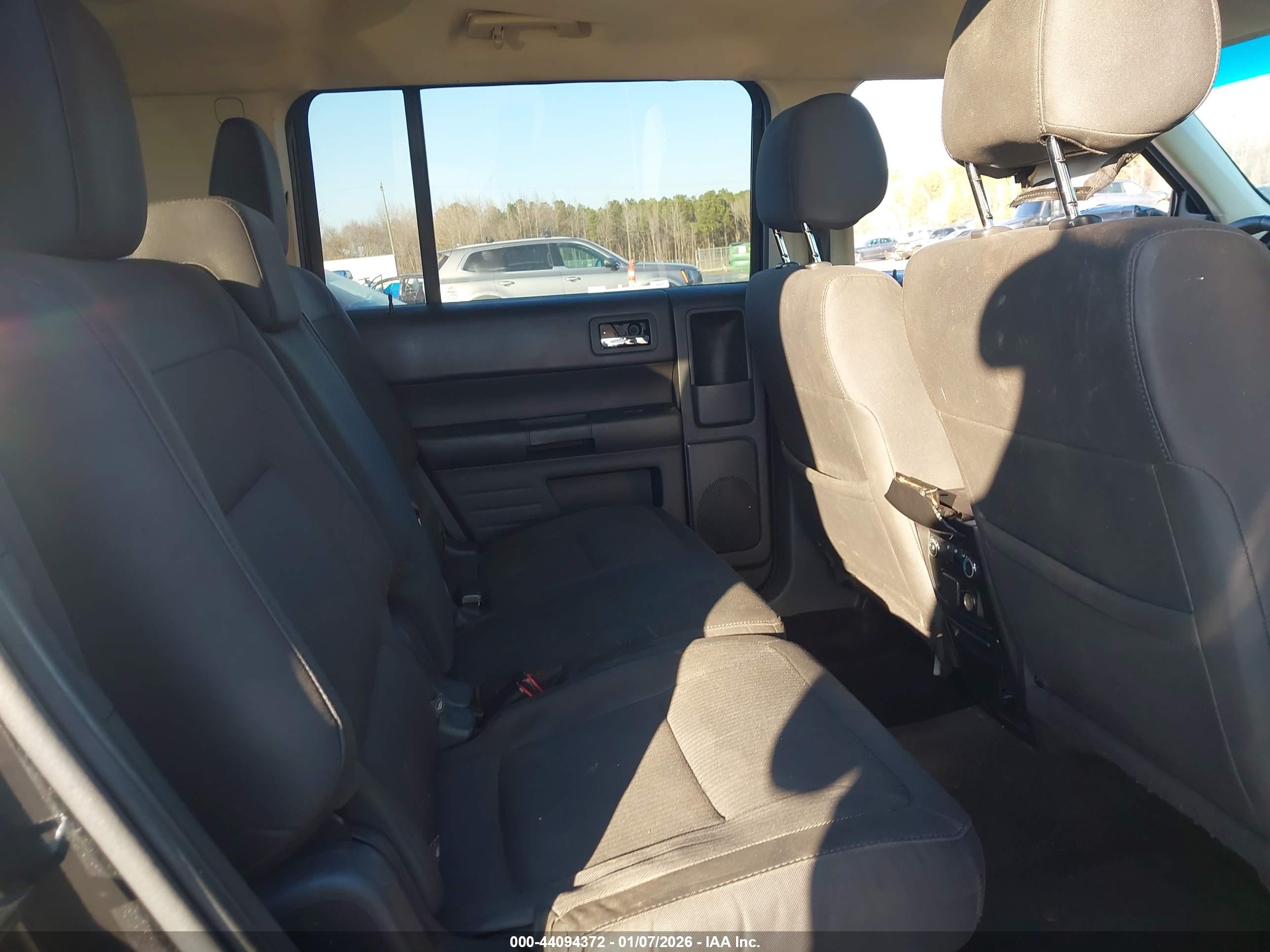 FORD FLEX image 8