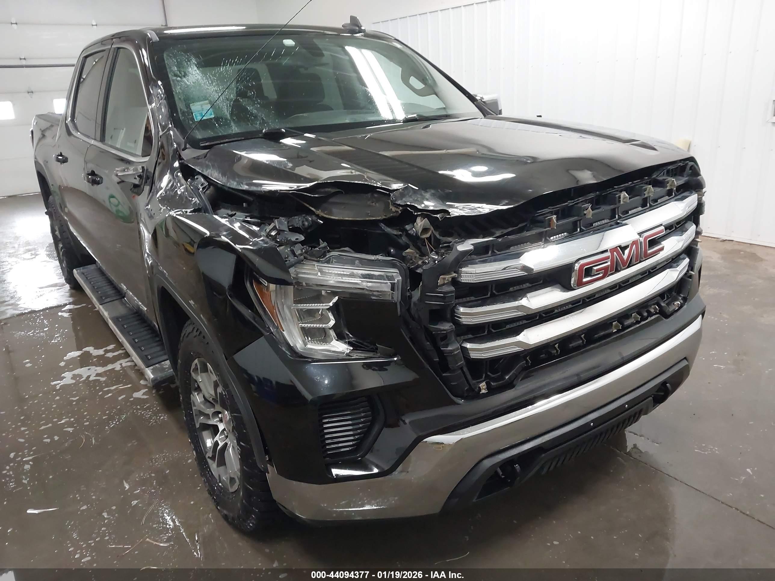GMC SIERRA image 6