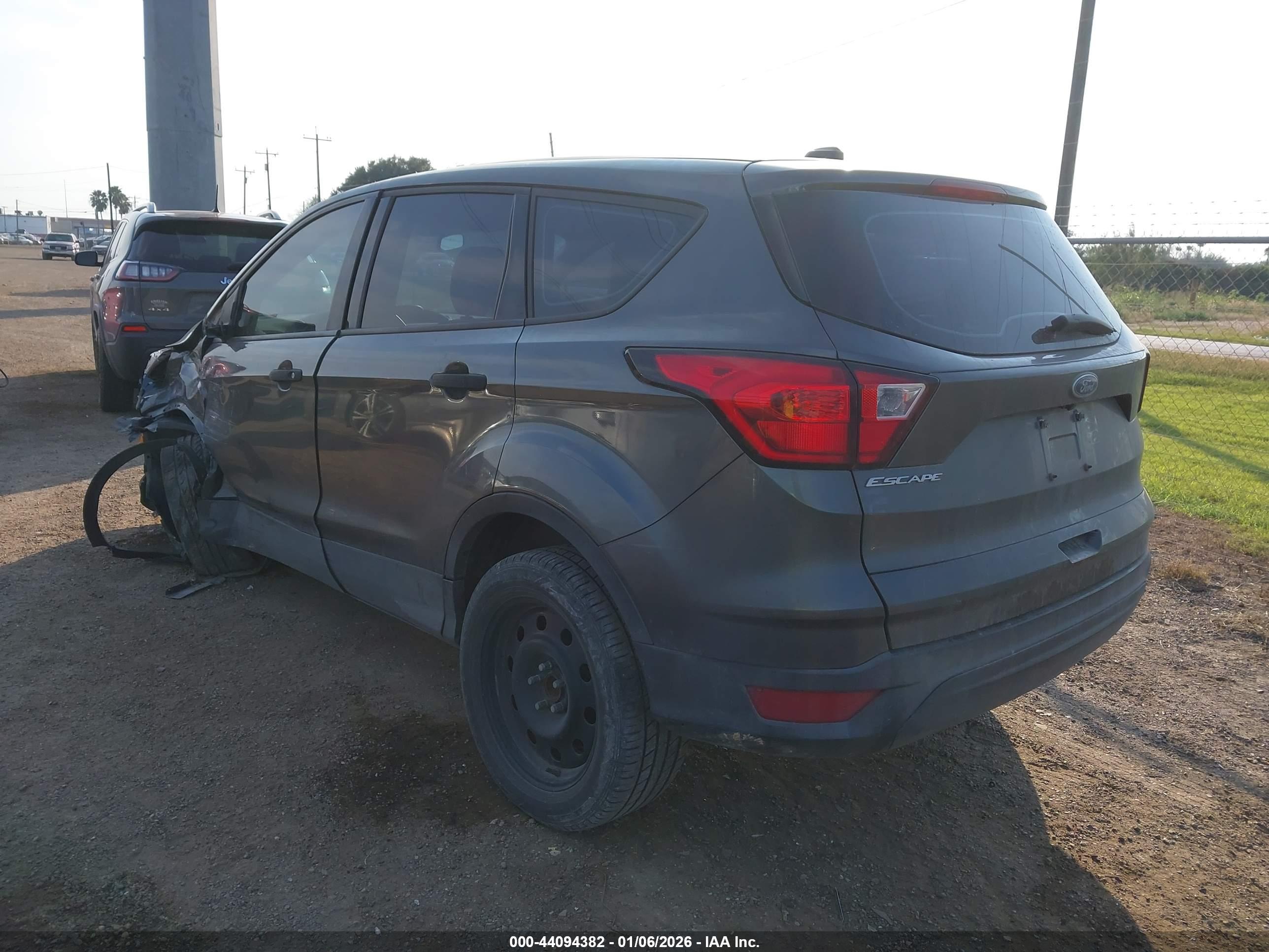 FORD ESCAPE image 3