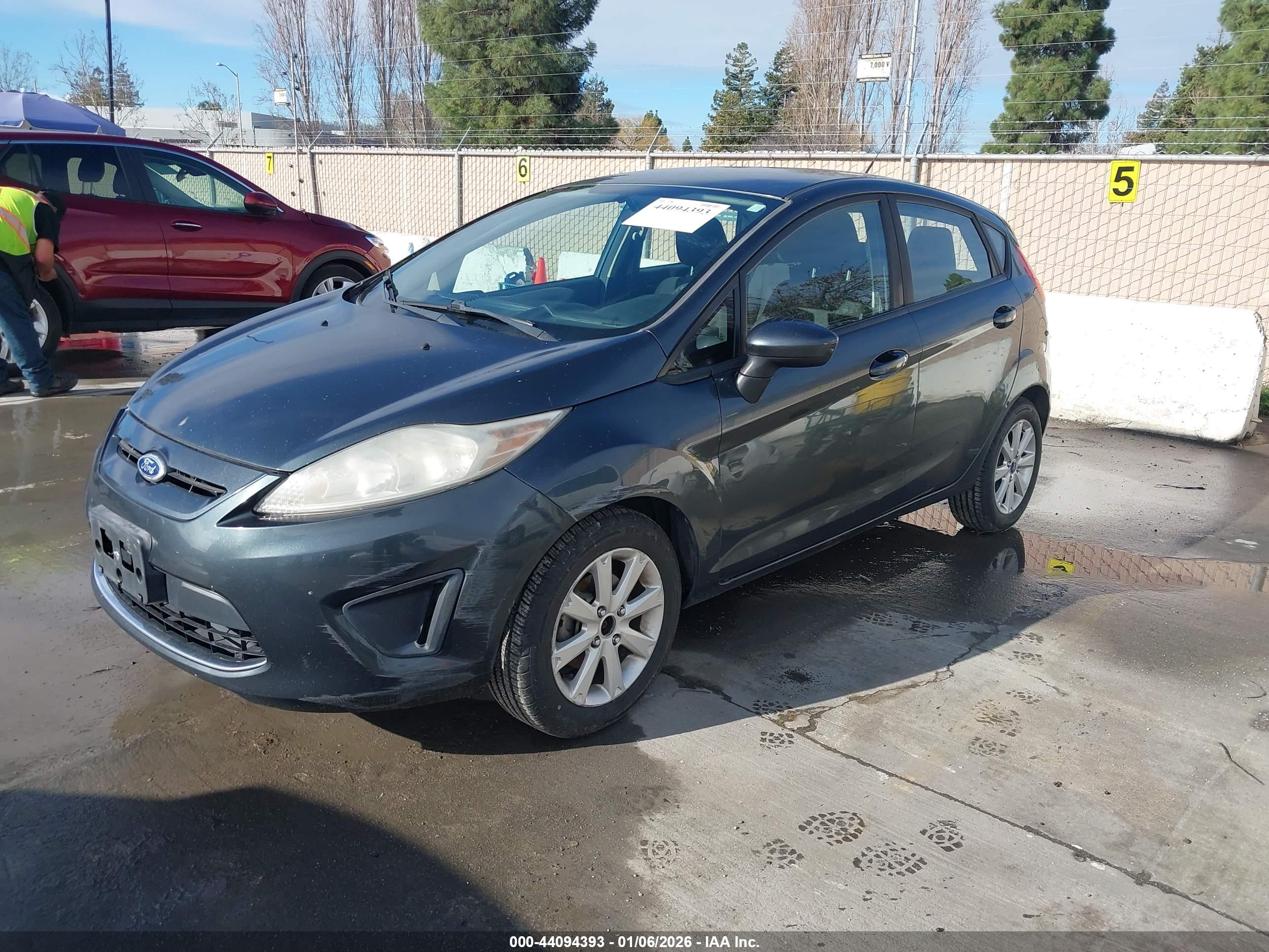 FORD FIESTA image 2