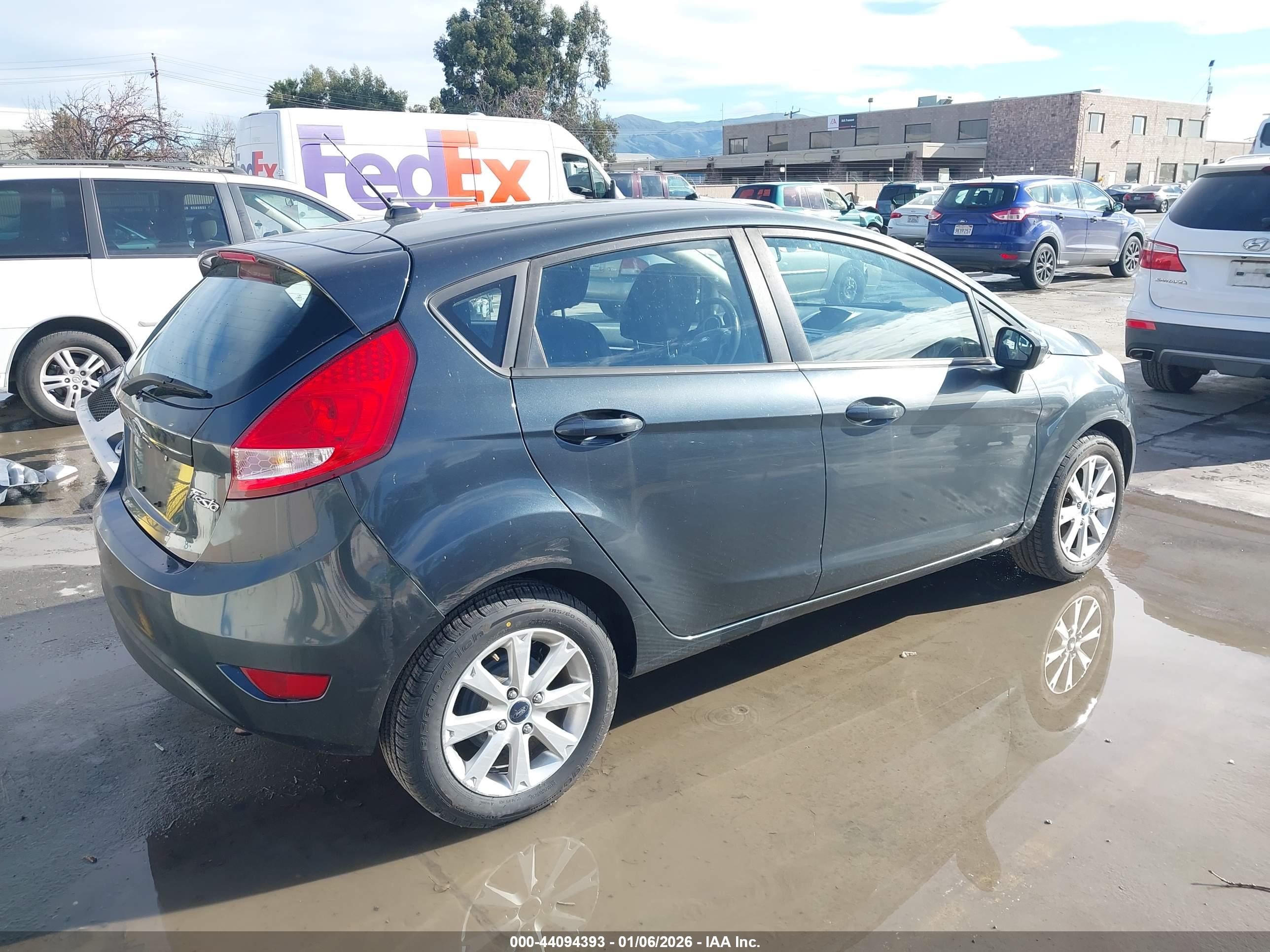 FORD FIESTA image 4