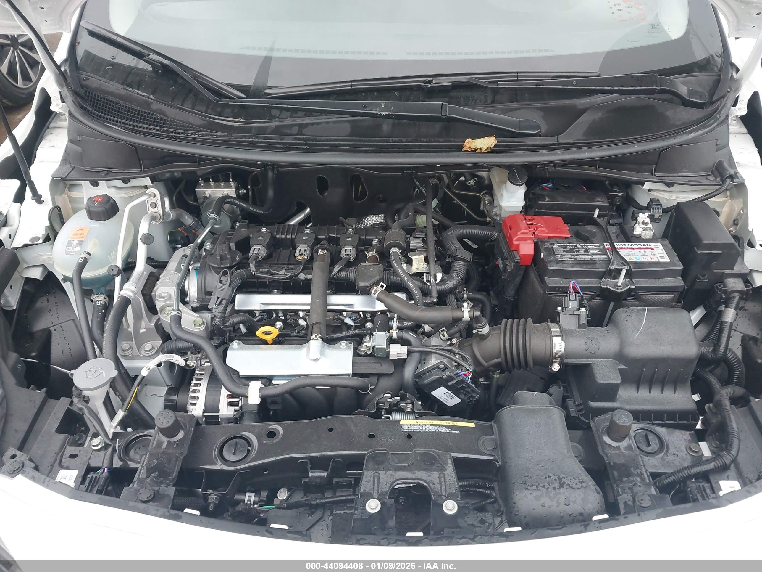 NISSAN VERSA image 10
