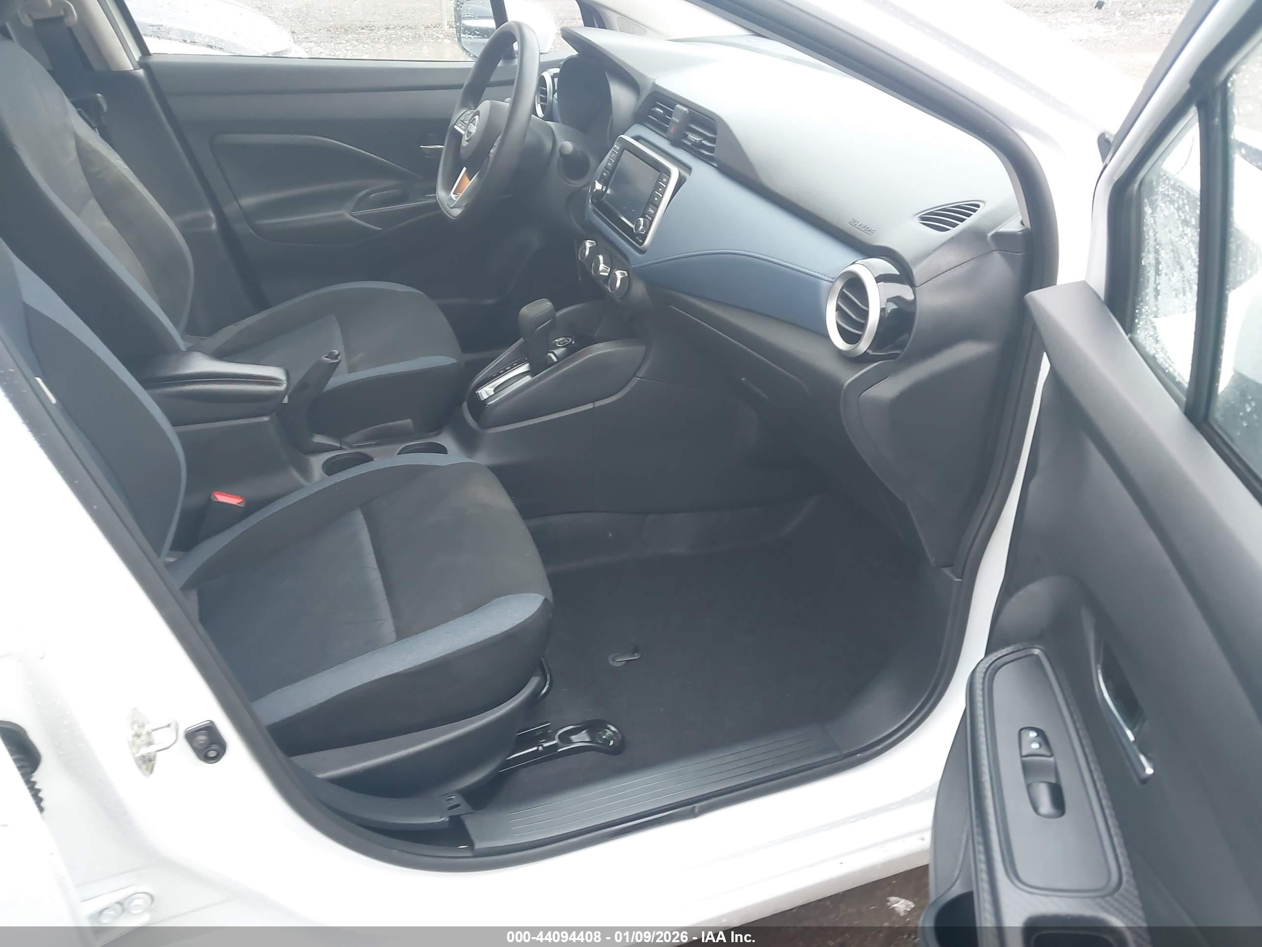 NISSAN VERSA image 5