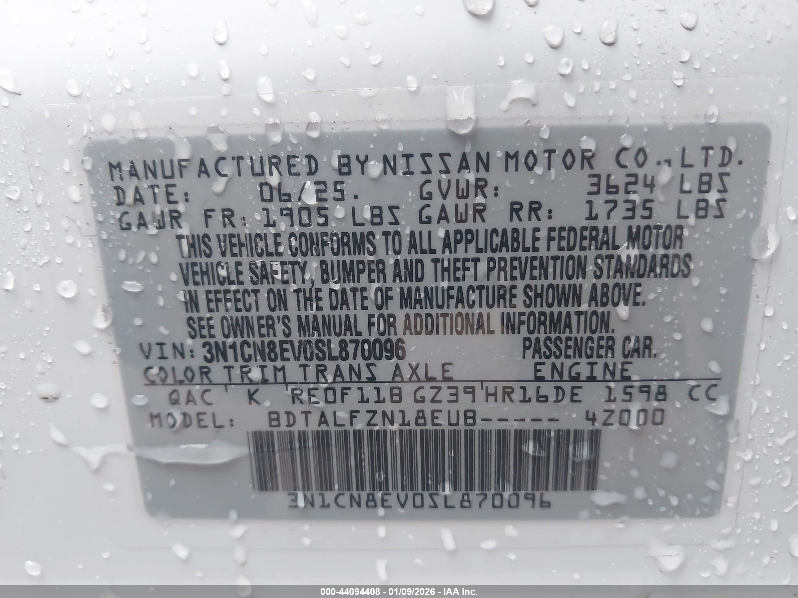 NISSAN VERSA image 9