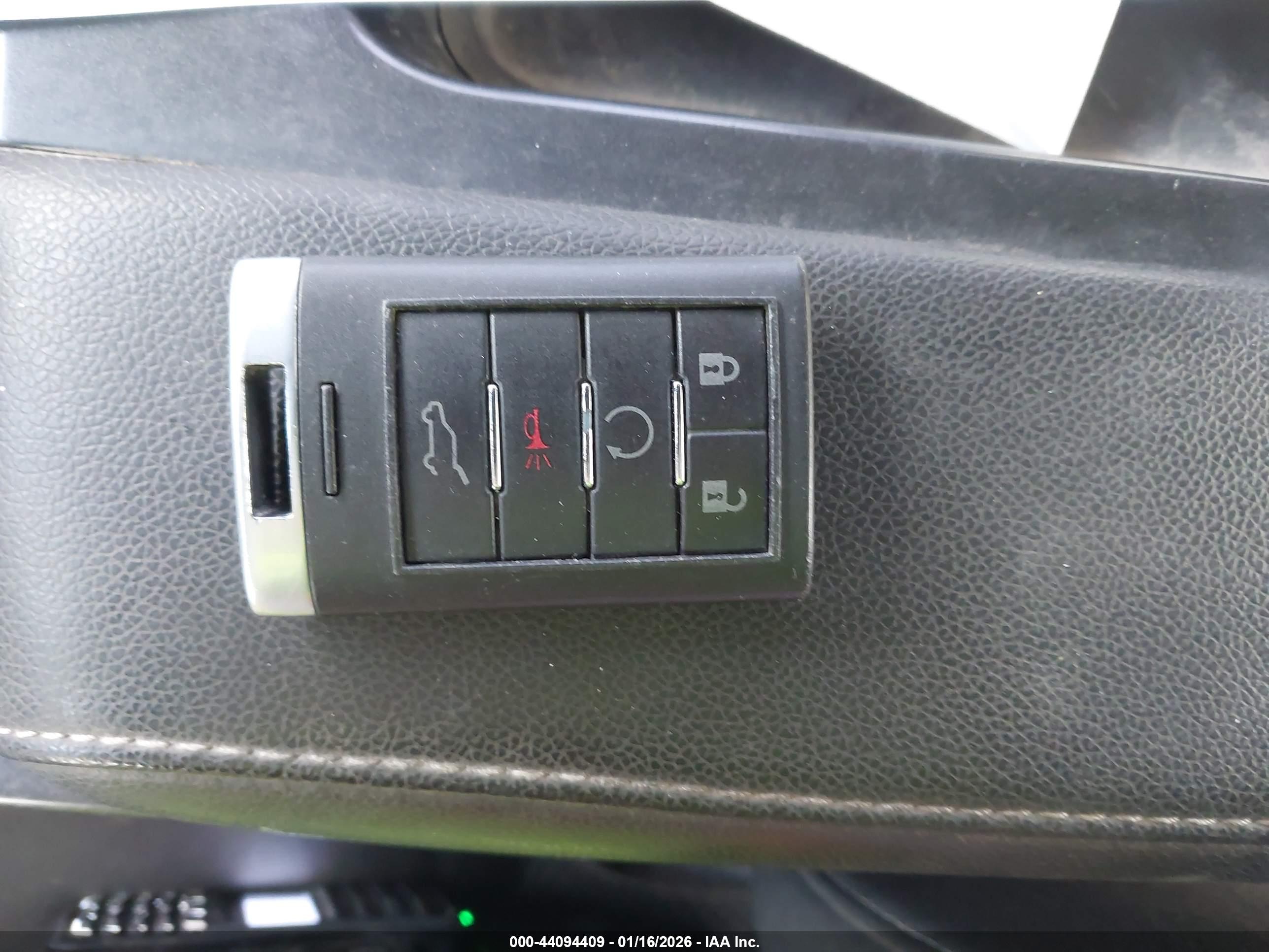 CADILLAC SRX image 11