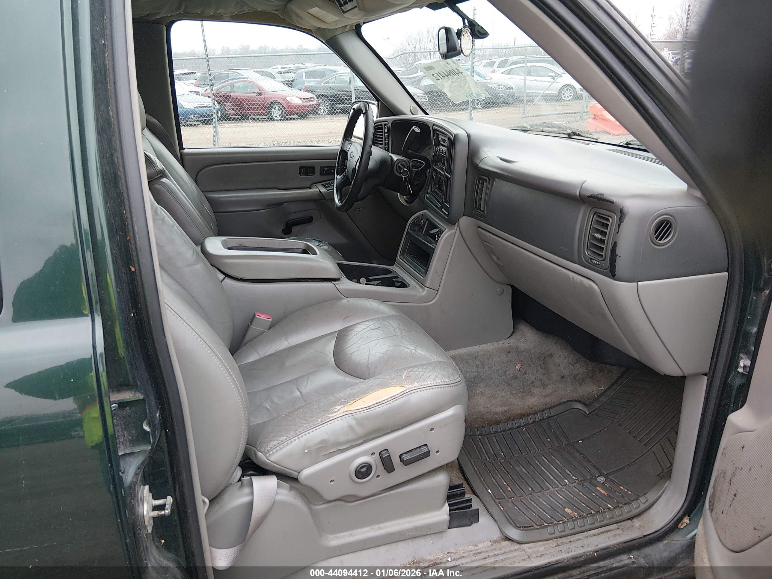 CHEVROLET TAHOE image 5