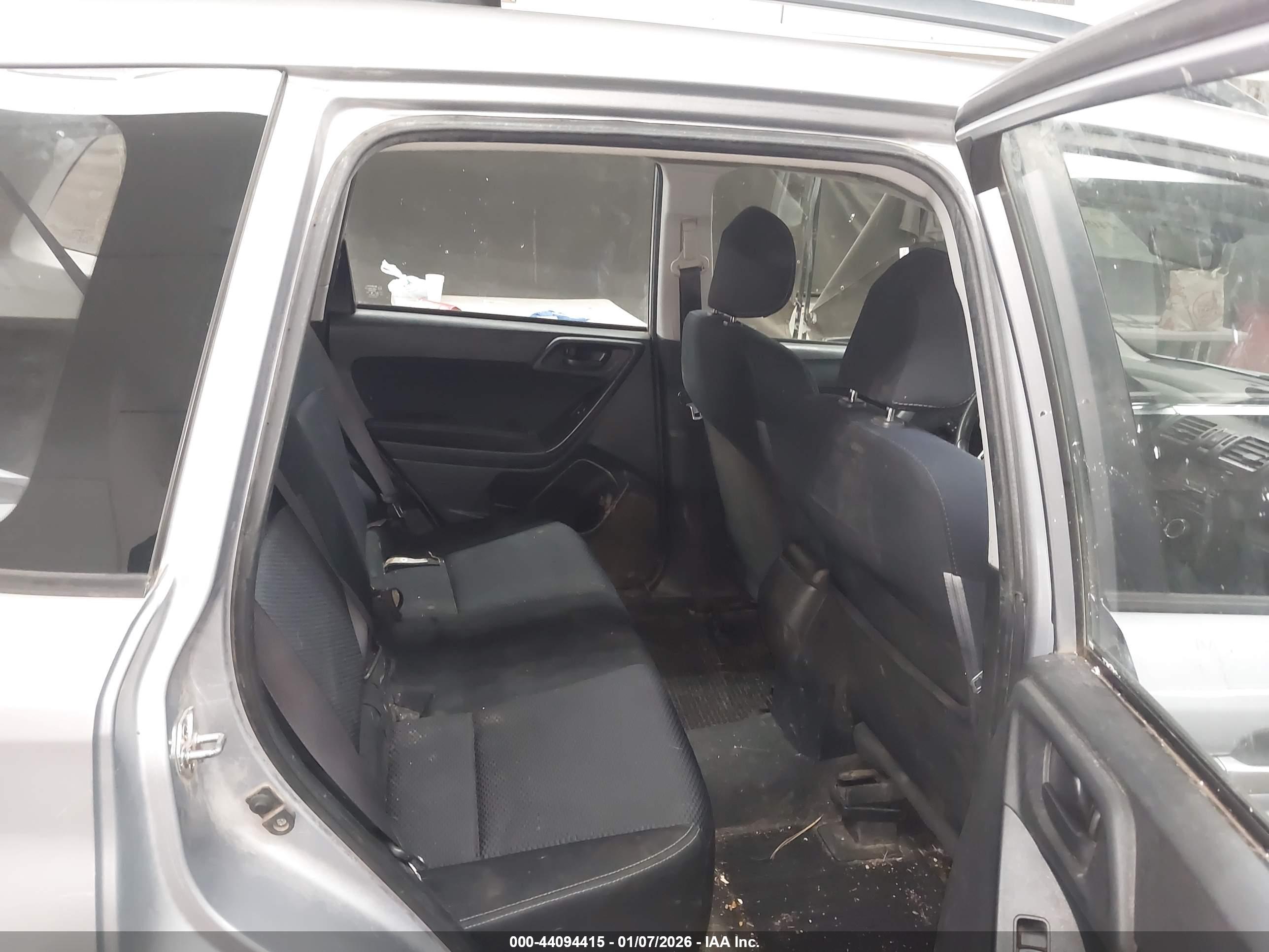 SUBARU FORESTER image 8