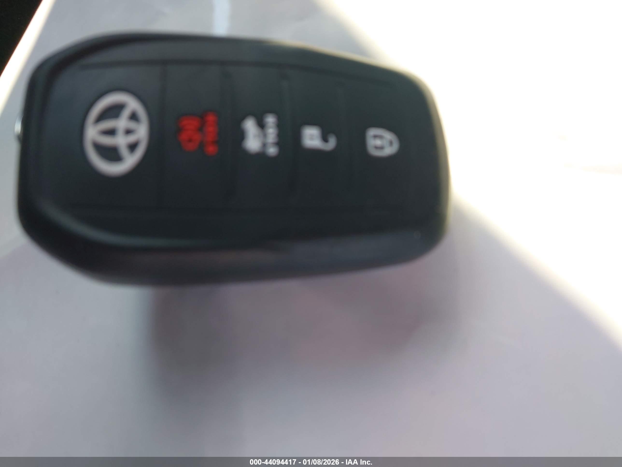 TOYOTA COROLLA image 11