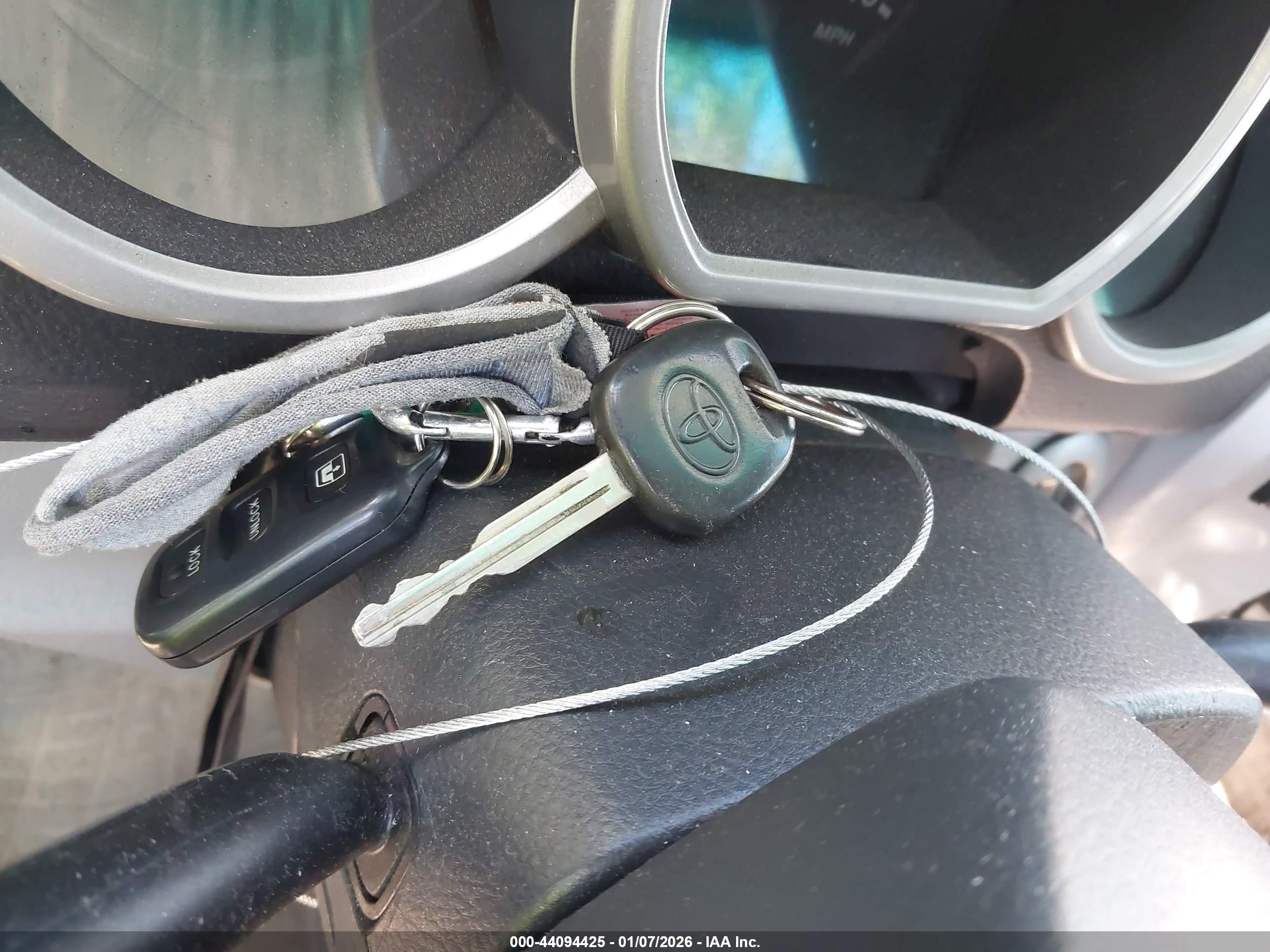 TOYOTA 4RUNNER image 11
