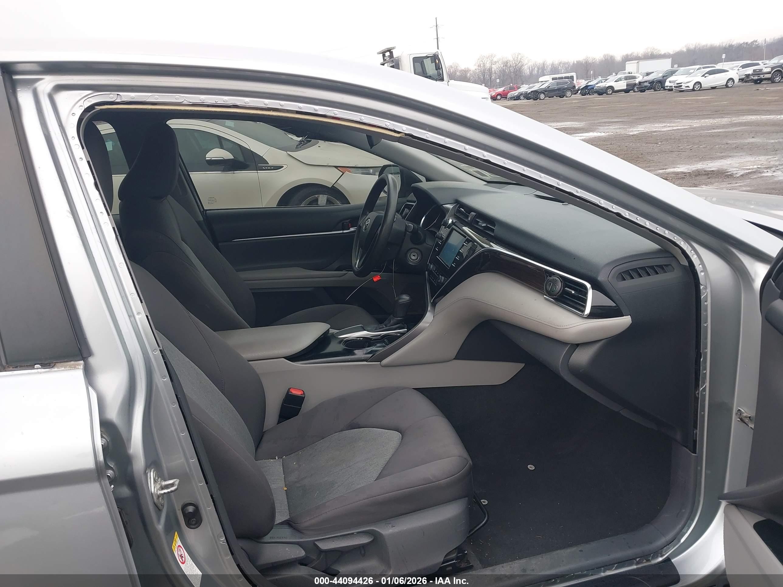 TOYOTA CAMRY image 5