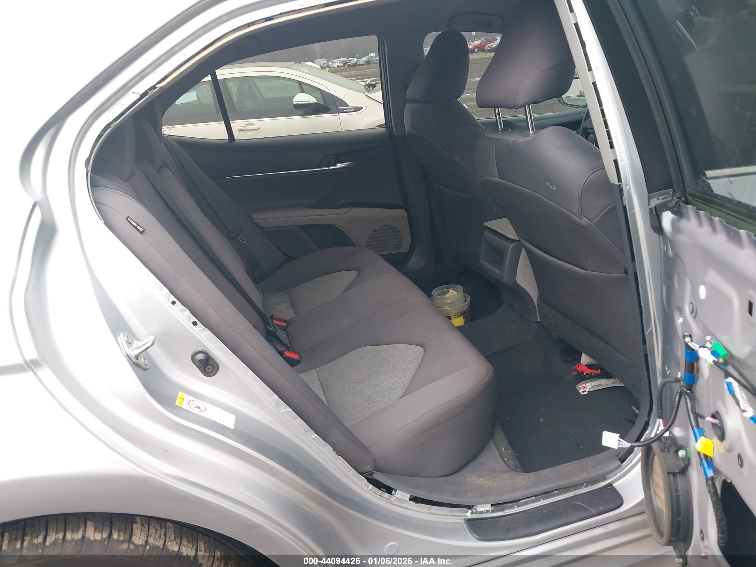 TOYOTA CAMRY image 8