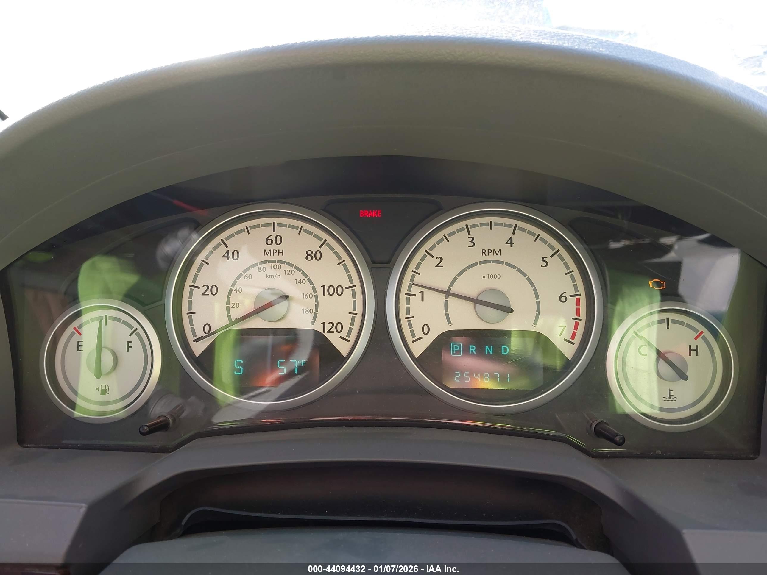 CHRYSLER TOWN image 7