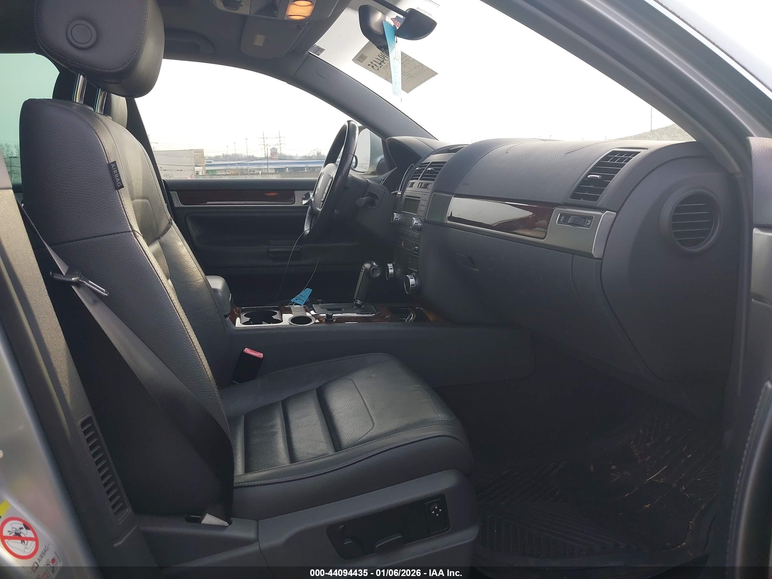 VOLKSWAGEN TOUAREG image 5