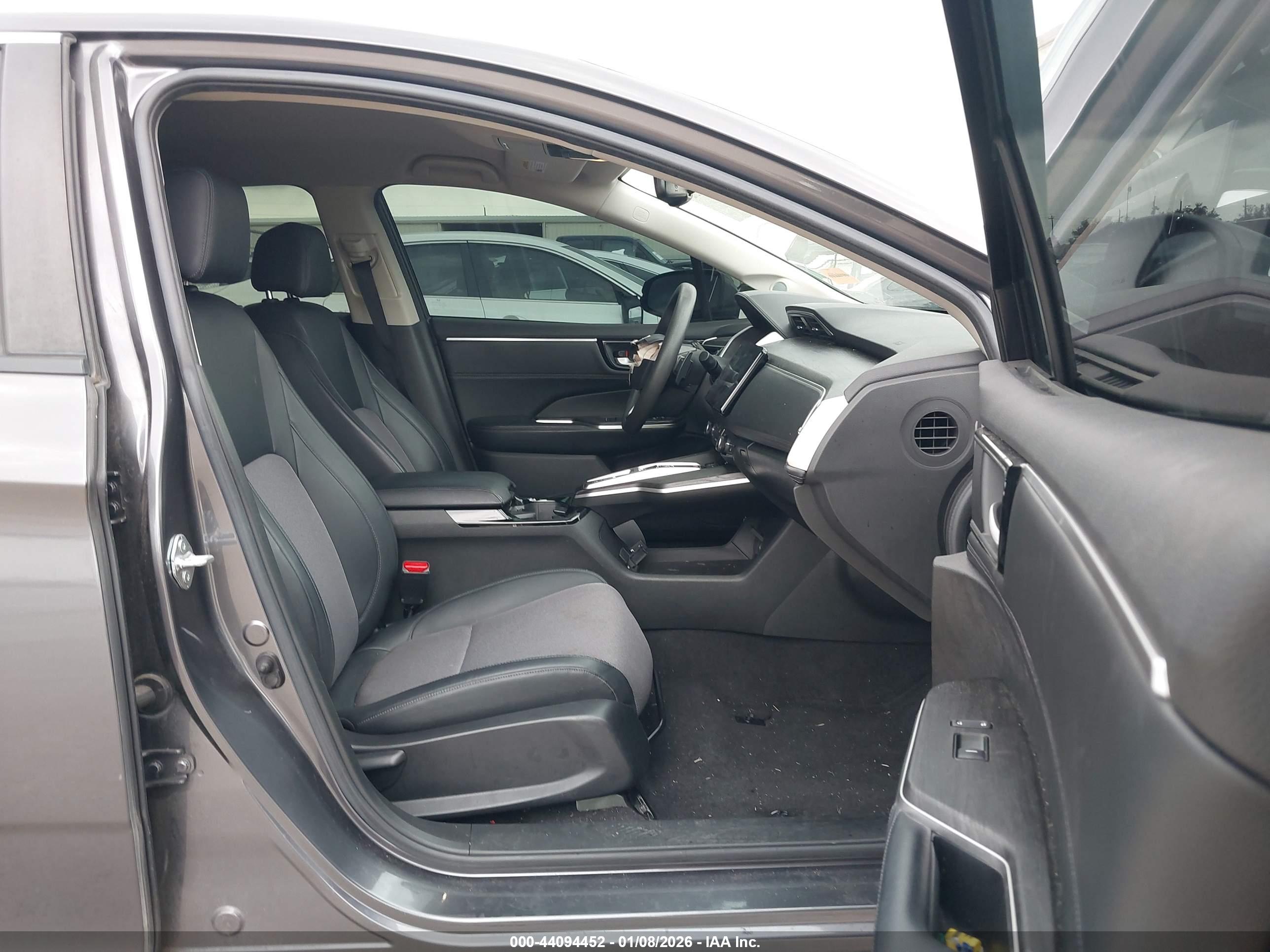HONDA CLARITY image 5