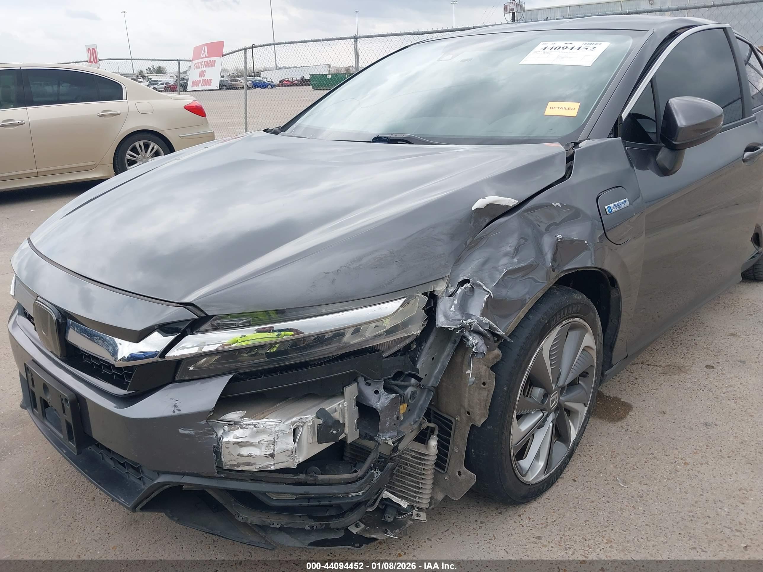 HONDA CLARITY image 6