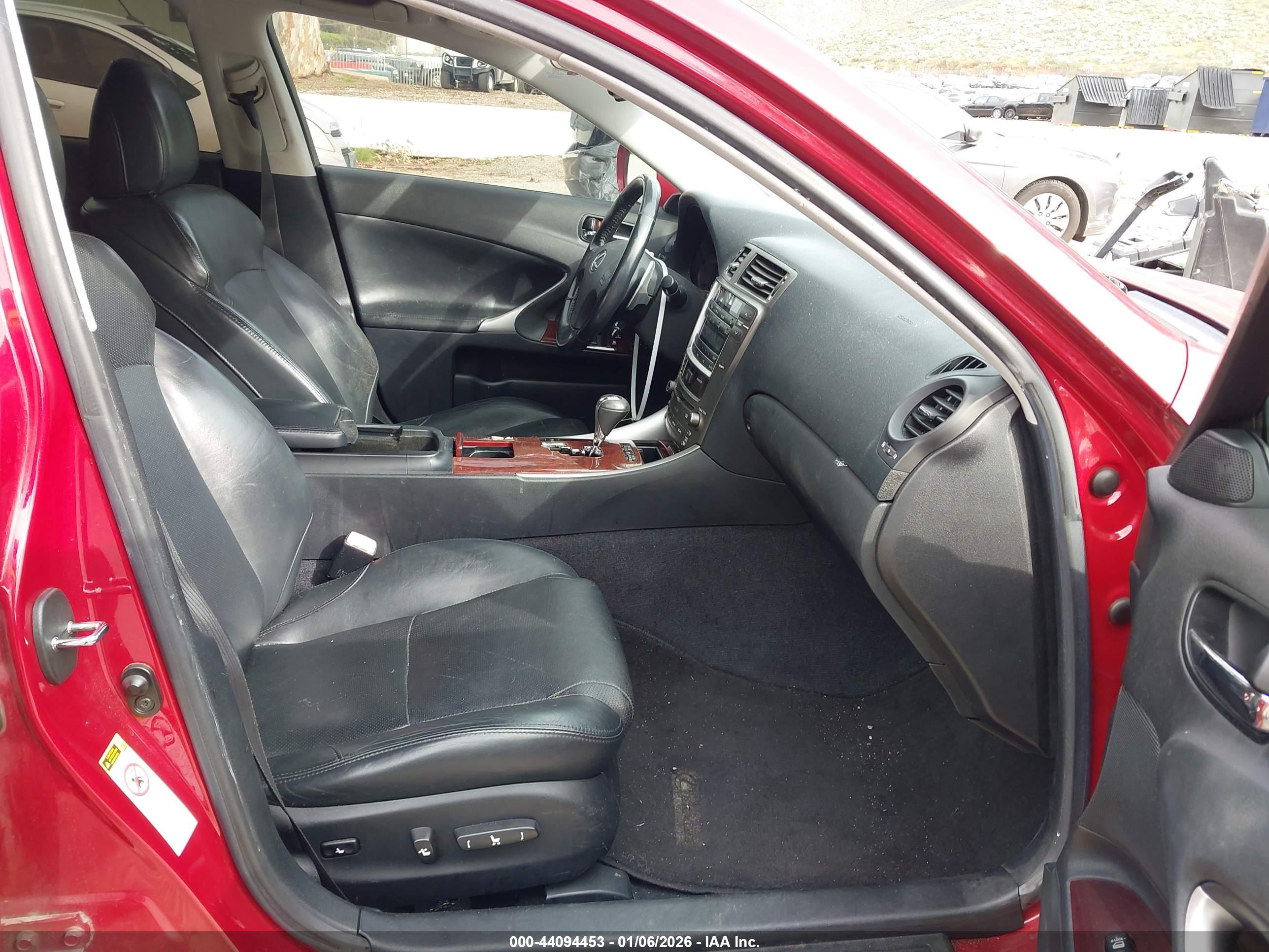 LEXUS IS image 5