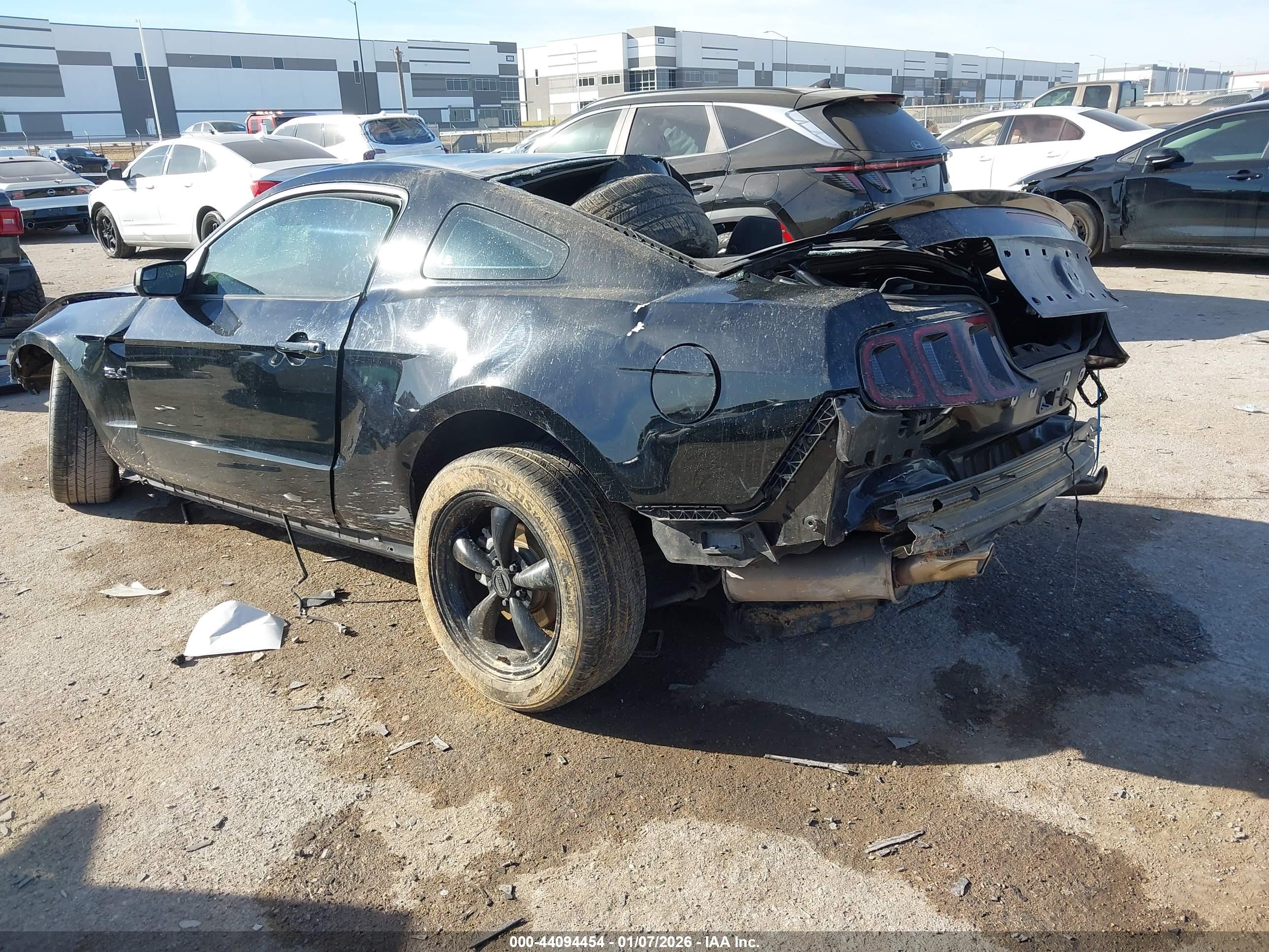 FORD MUSTANG image 3